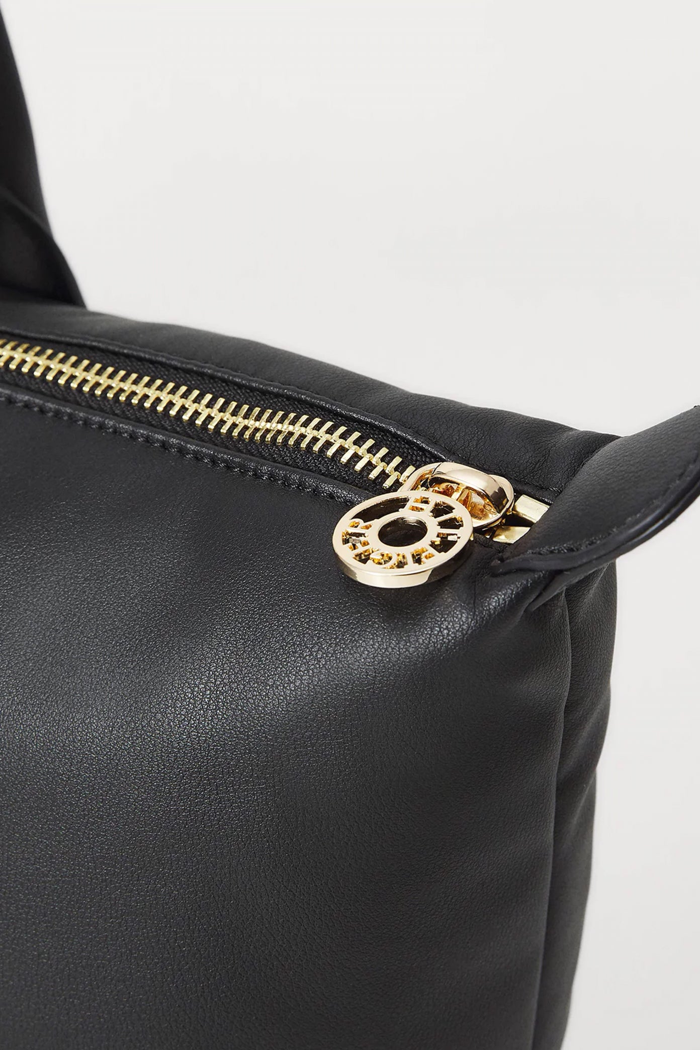 TOMMY HILFIGER POPETTE SOFT TOTE en color NEGRO  (4)