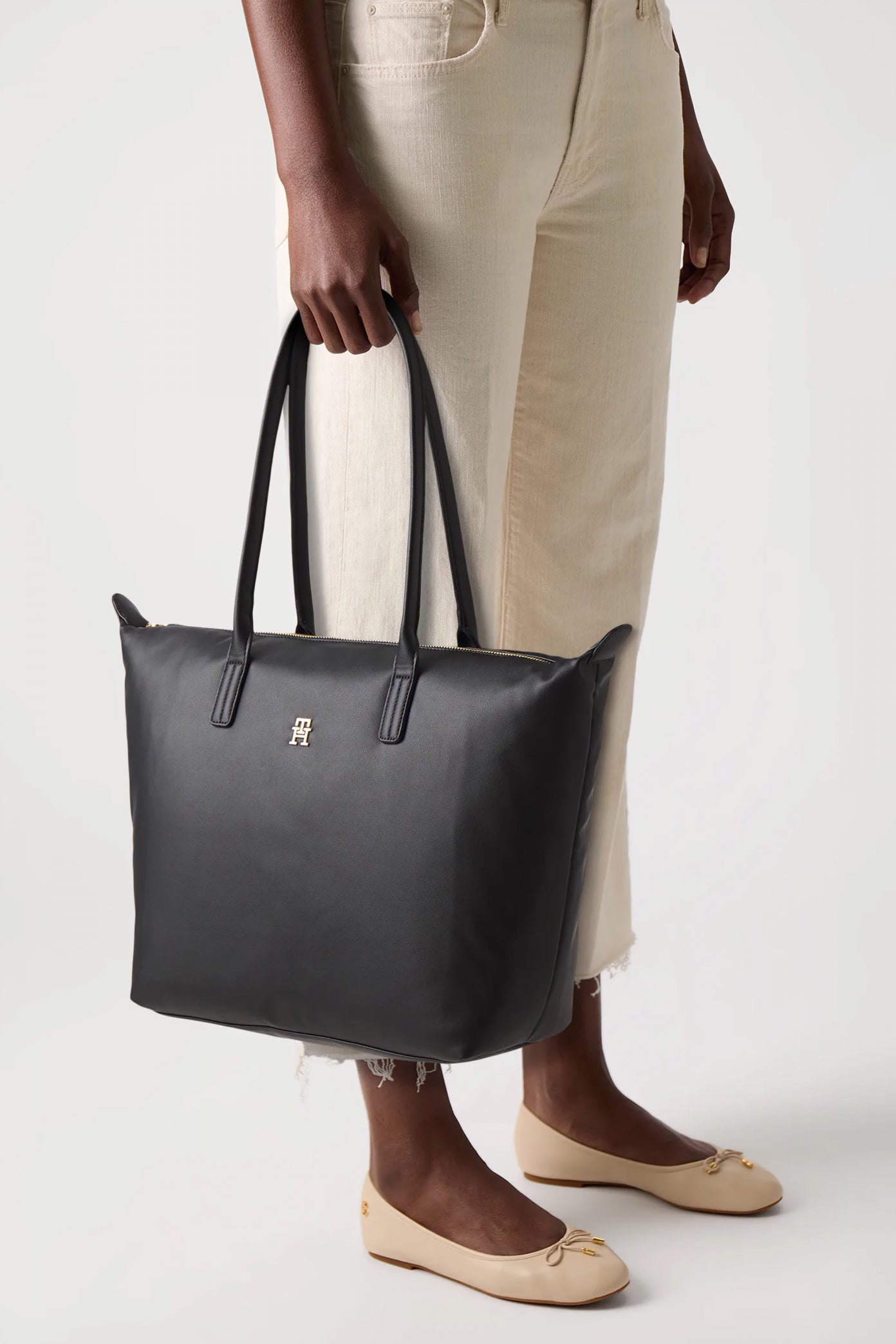 TOMMY HILFIGER POPETTE SOFT TOTE en color AZUL  (1)