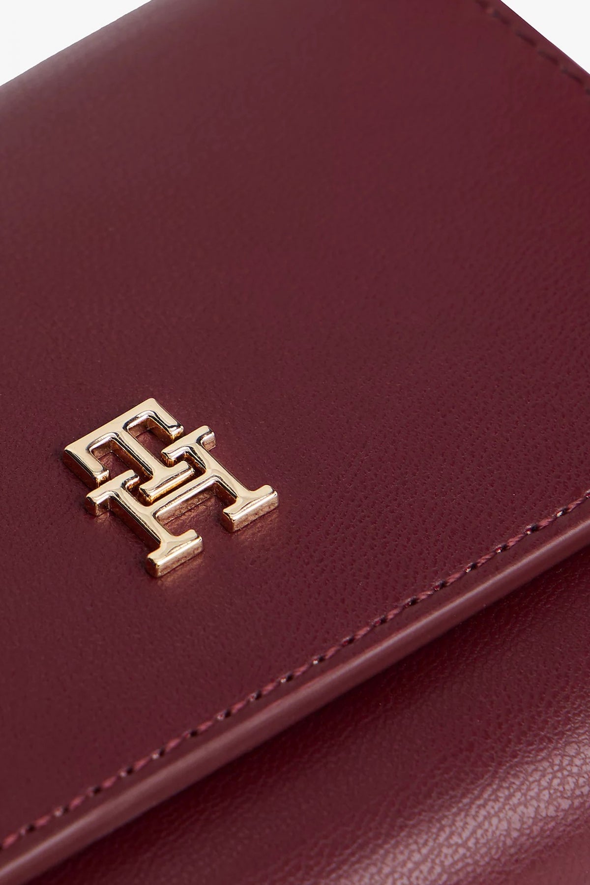 TOMMY HILFIGER TH ICON TRIFOLD en color BURDEOS  (3)