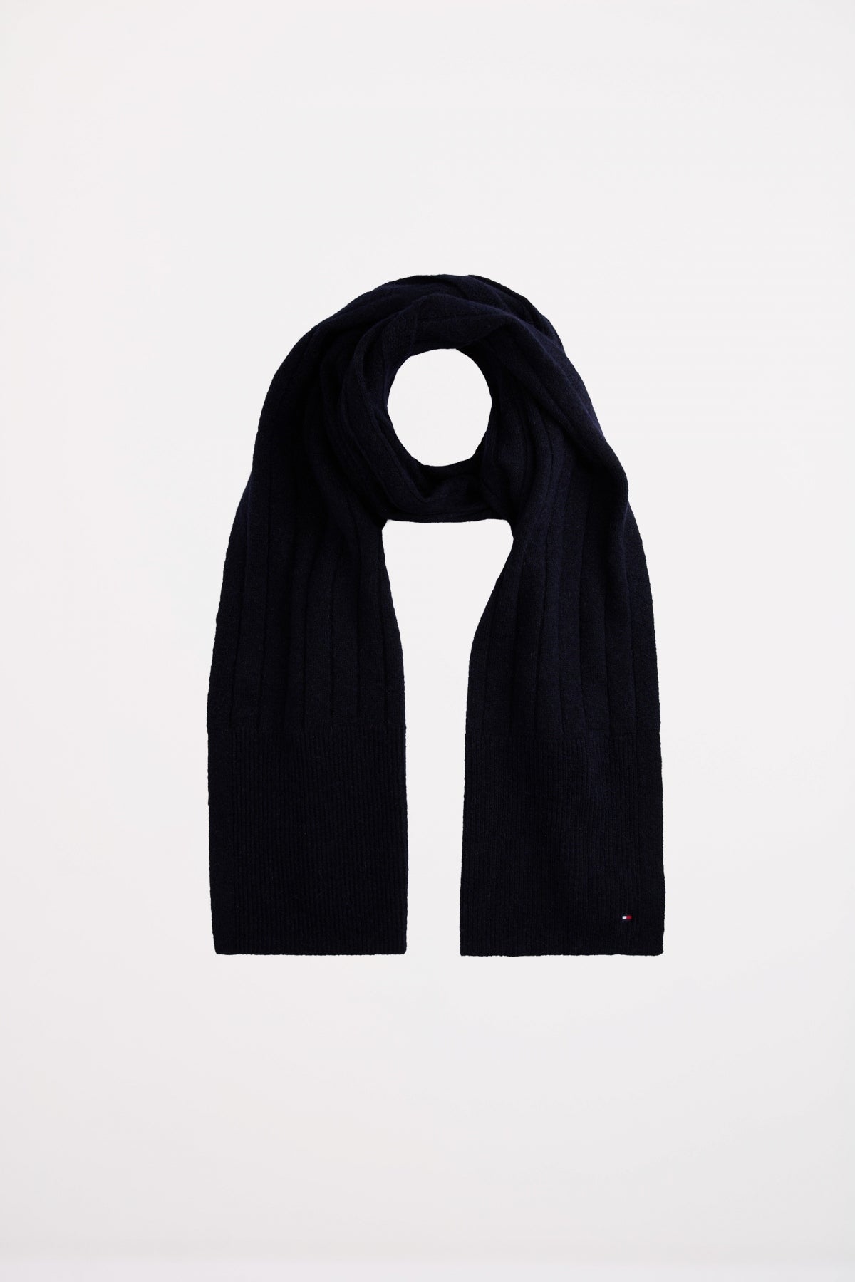 TOMMY HILFIGER TH FLAG FLUFFY SCARF en color AZUL  (1)