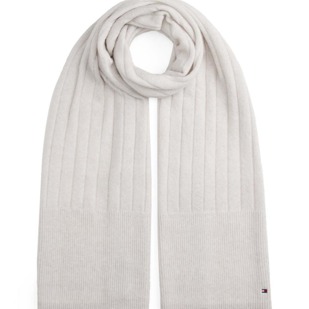 TOMMY HILFIGER TH FLAG FLUFFY SCARF en color GRIS  (4)