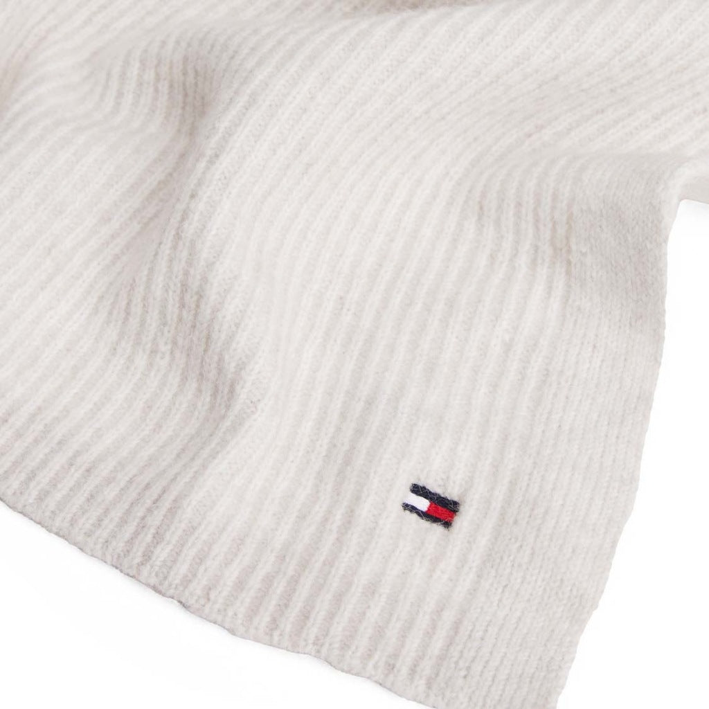 TOMMY HILFIGER TH FLAG FLUFFY SCARF en color GRIS  (6)