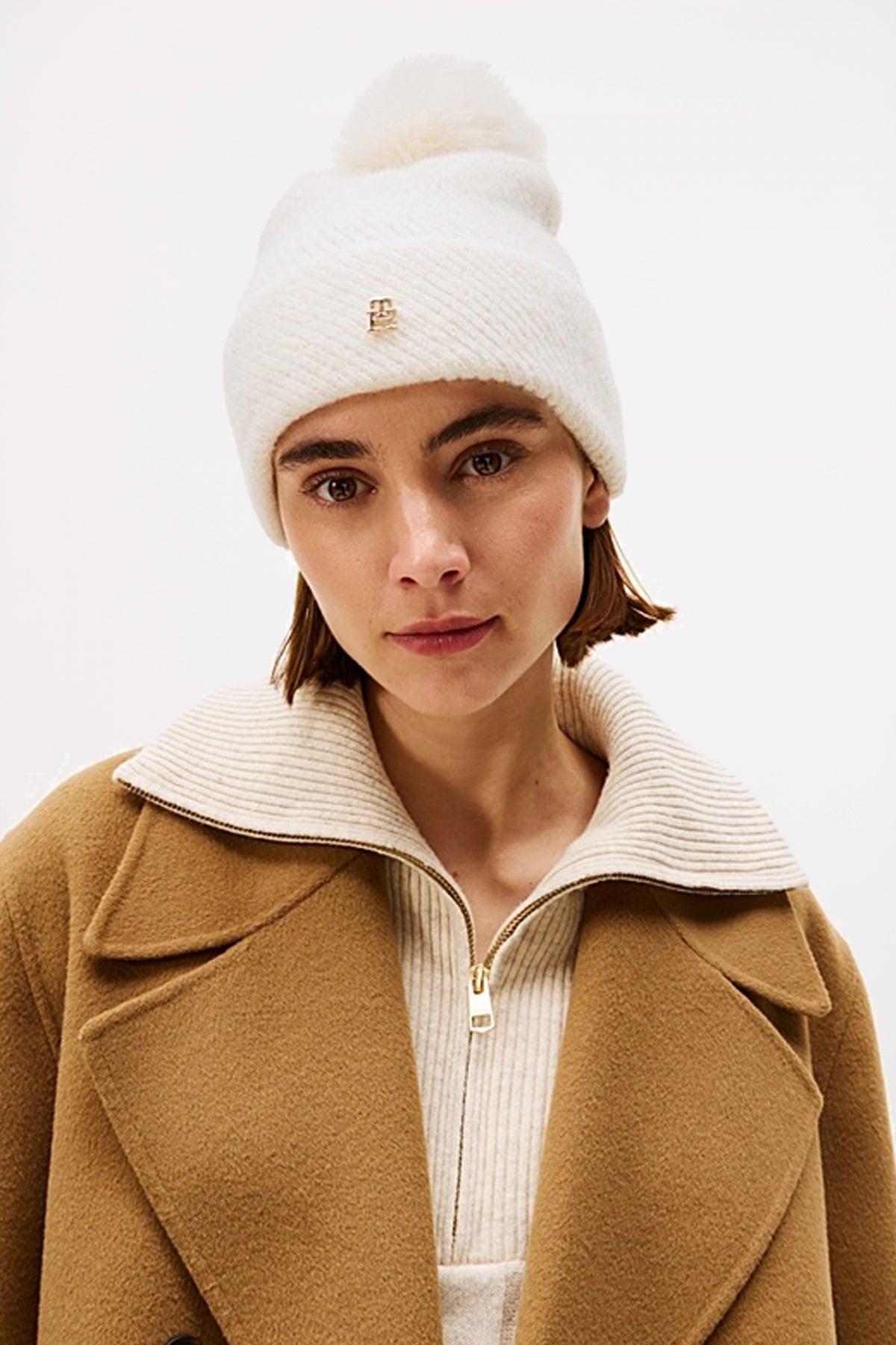 TOMMY HILFIGER POM POM BEANIE en color BLANCO  (4)
