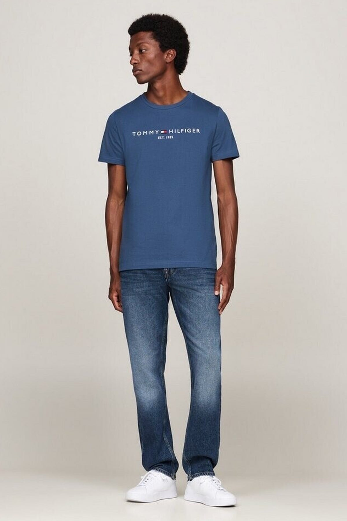 TOMMY HILFIGER TOMMY LOGO TEE en color AZUL  (4)