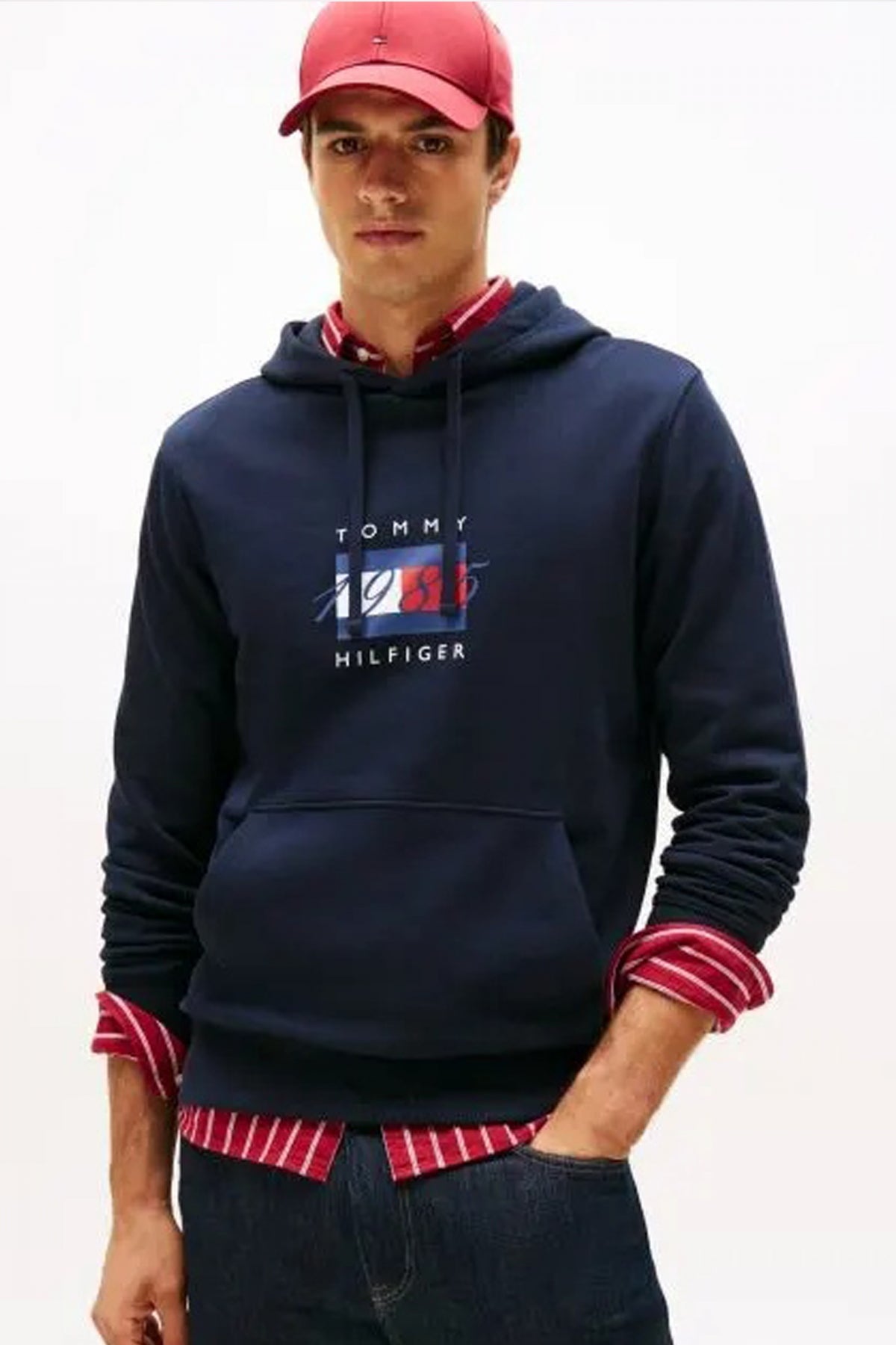 TOMMY HILFIGER LINEAR FLAG GRAPHIC HOOD en color AZUL  (1)