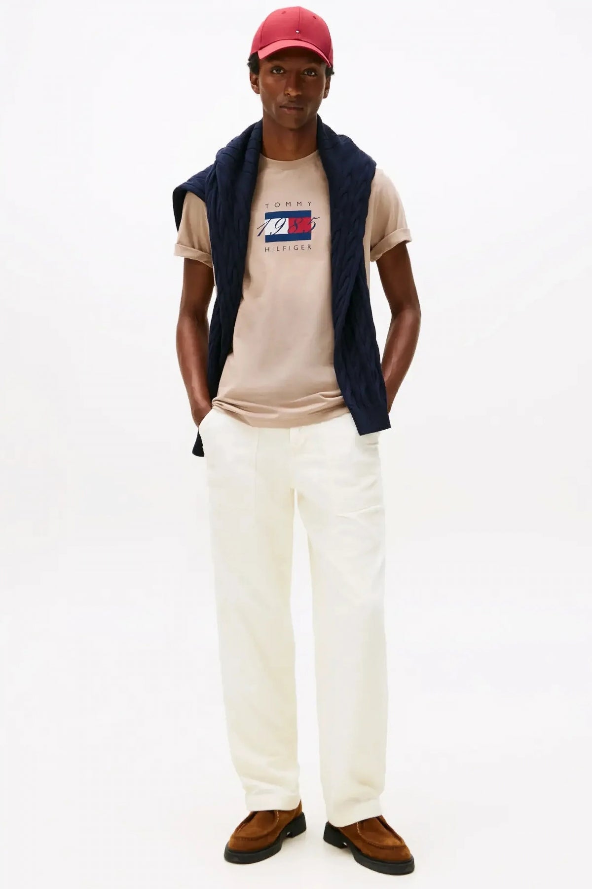 TOMMY HILFIGER  LINEAR FLAG GRAPHIC TEE en color BEIS  (4)