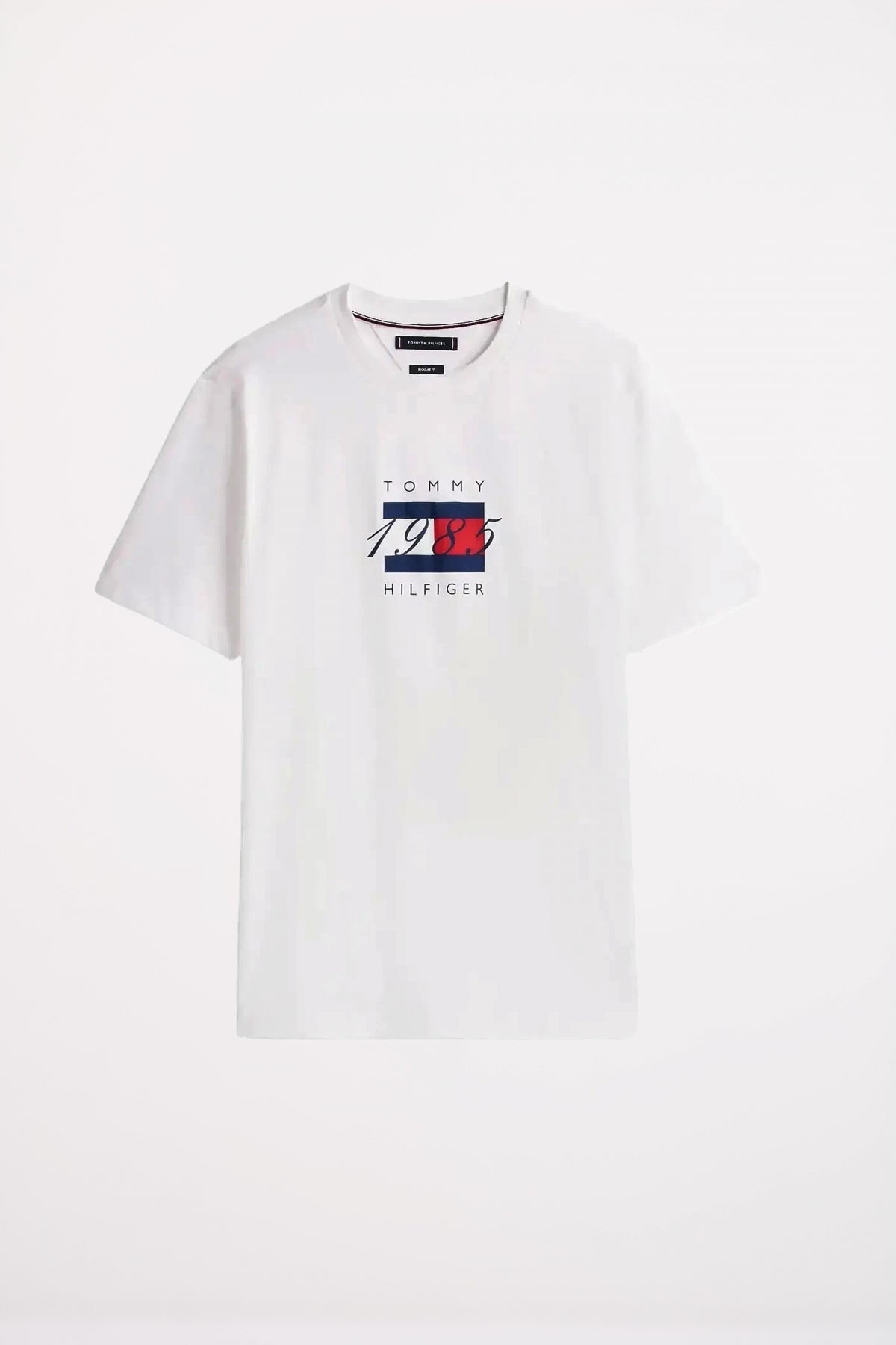 TOMMY HILFIGER  LINEAR FLAG GRAPHIC TEE en color BLANCO  (2)