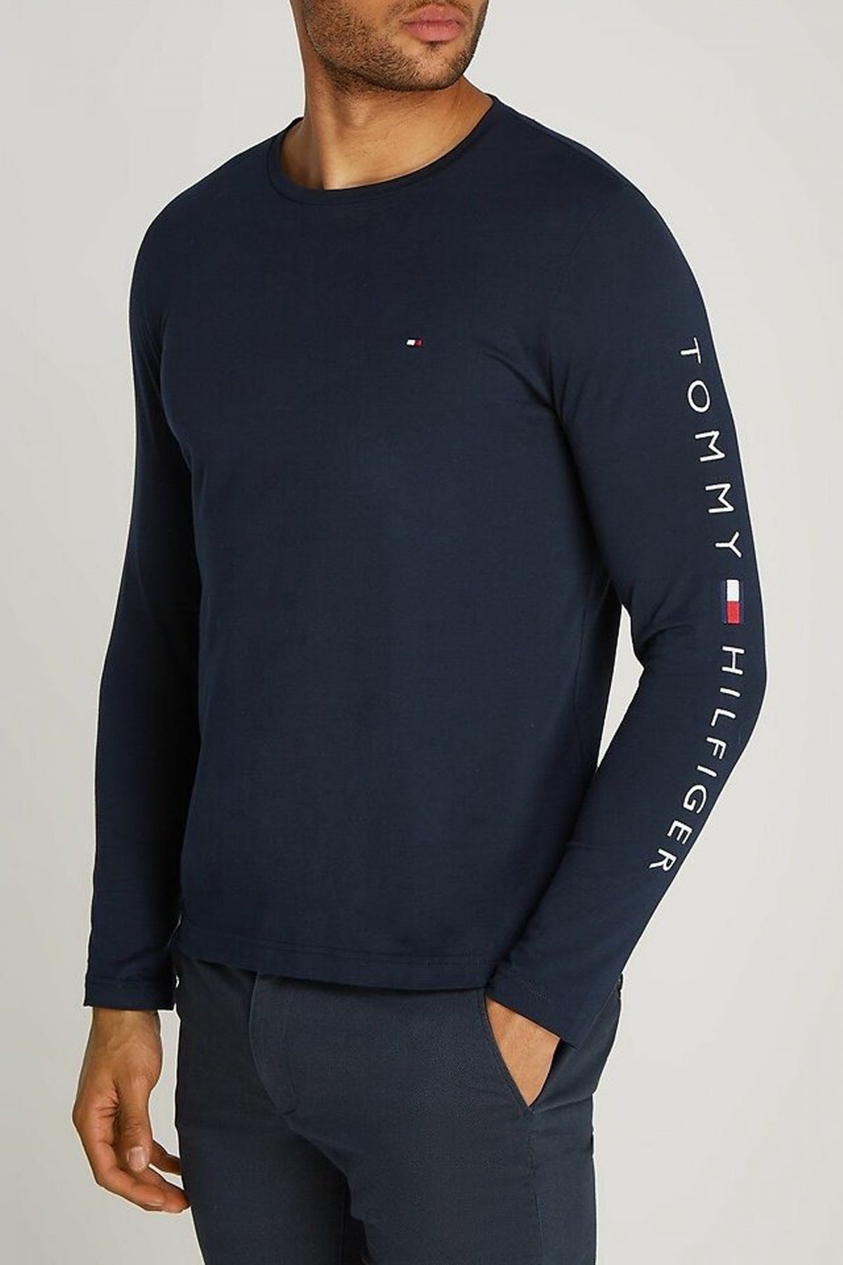 TOMMY HILFIGER TOMMY LOGO LONG SLEEVE T en color AZUL  (1)