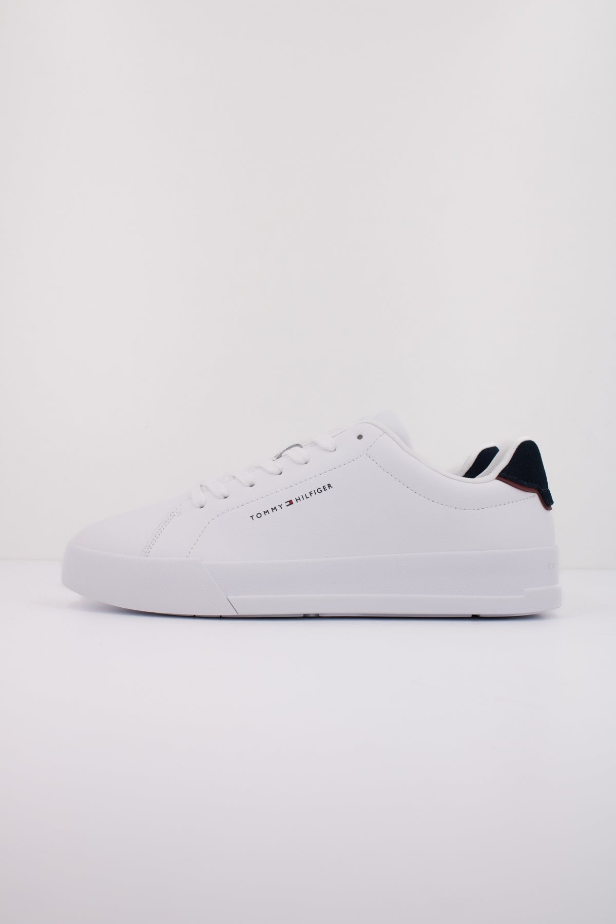 TOMMY HILFIGER FMFM en color BLANCO  (1)