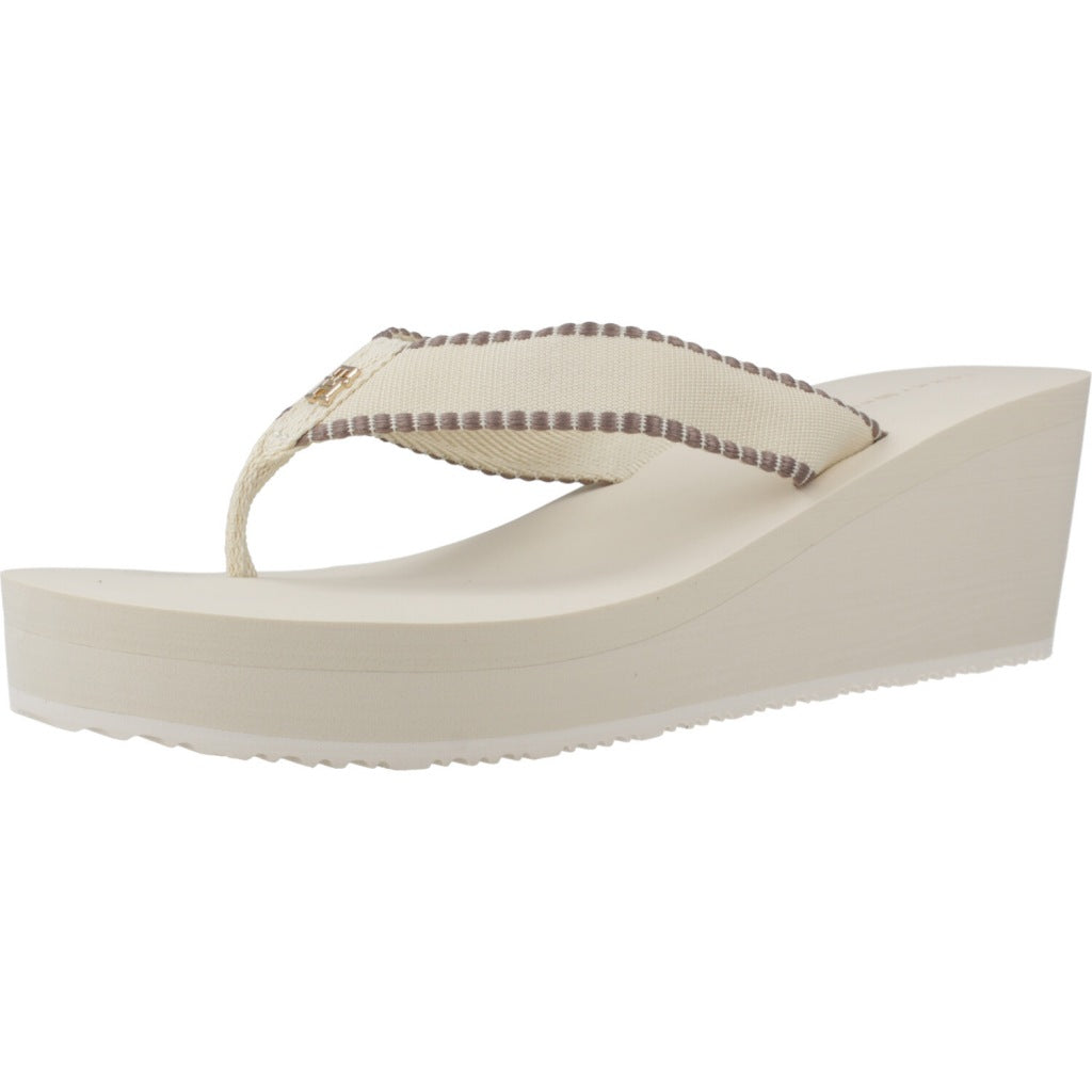 TOMMY HILFIGER DALYA en color BEIS  (1)