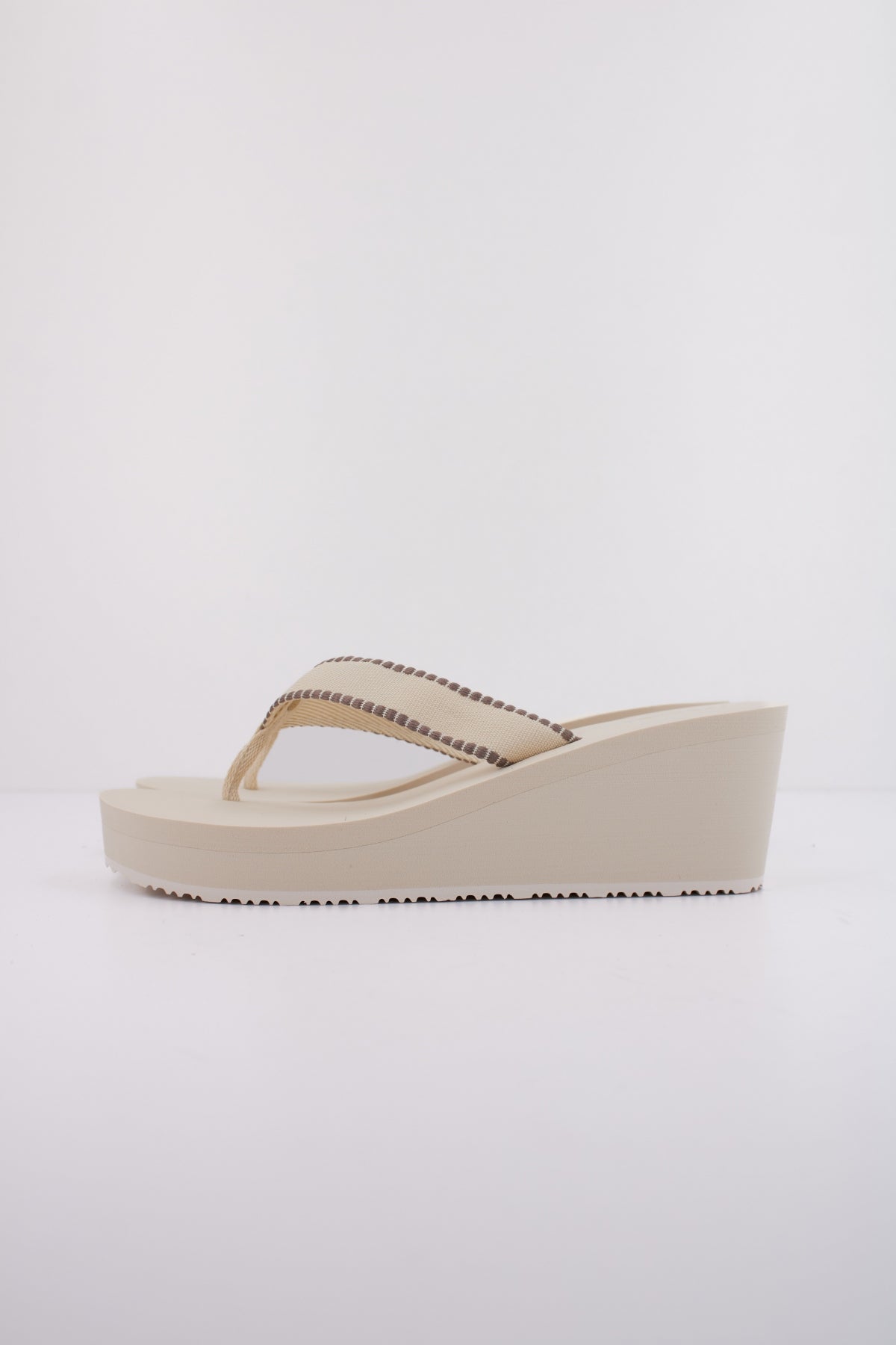 TOMMY HILFIGER DALYA en color BEIS  (1)