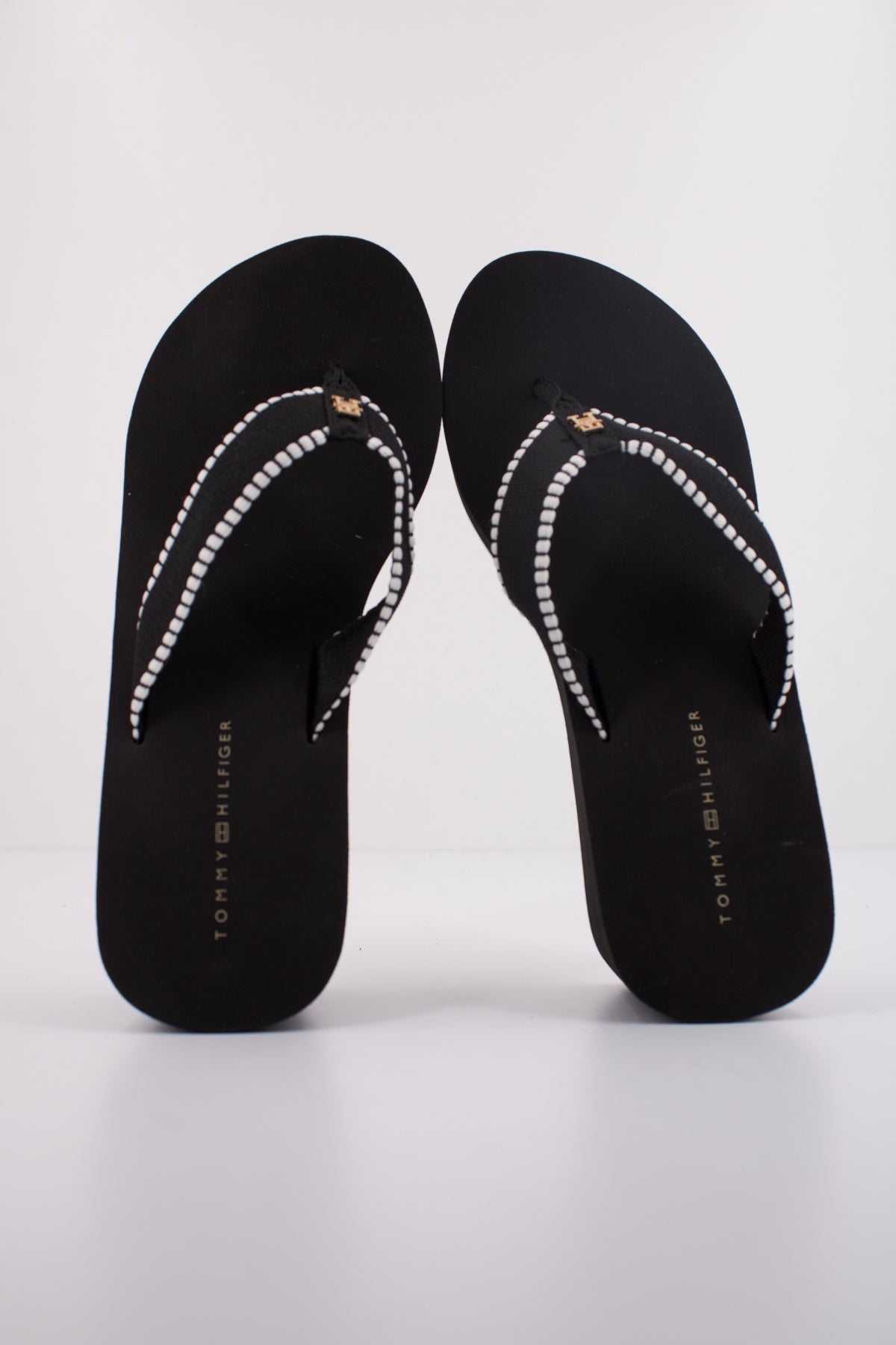 TOMMY HILFIGER DALYA en color NEGRO  (3)