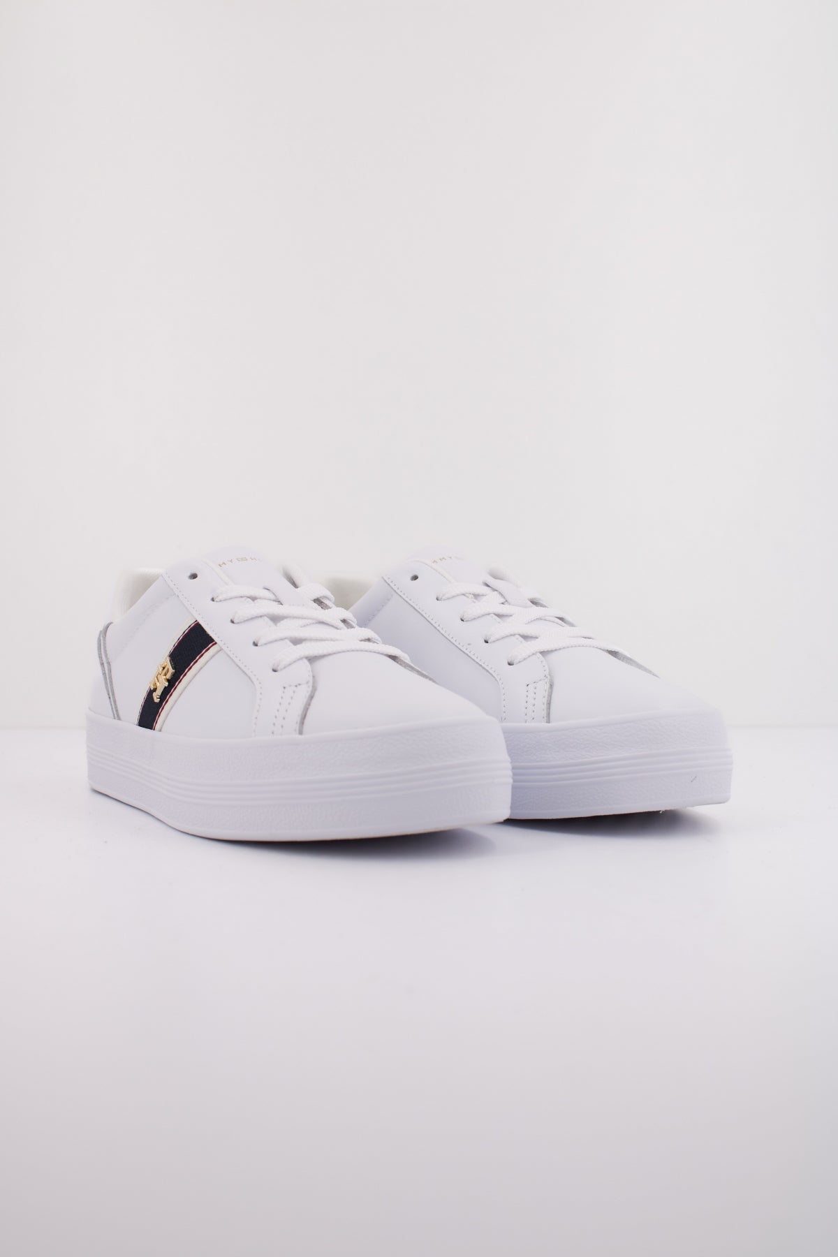 TOMMY HILFIGER KELSEY en color BLANCO  (2)