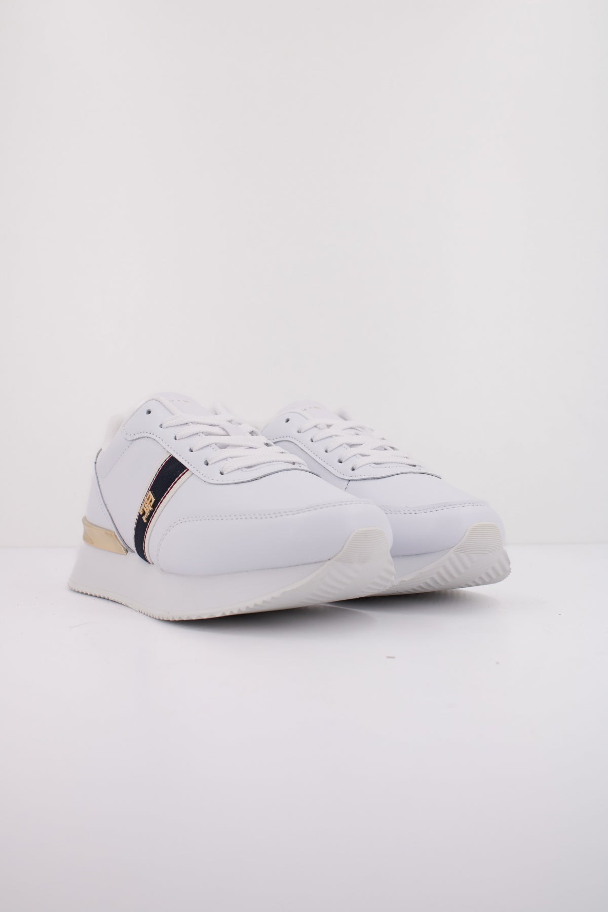 TOMMY HILFIGER ARLENE en color BLANCO  (2)