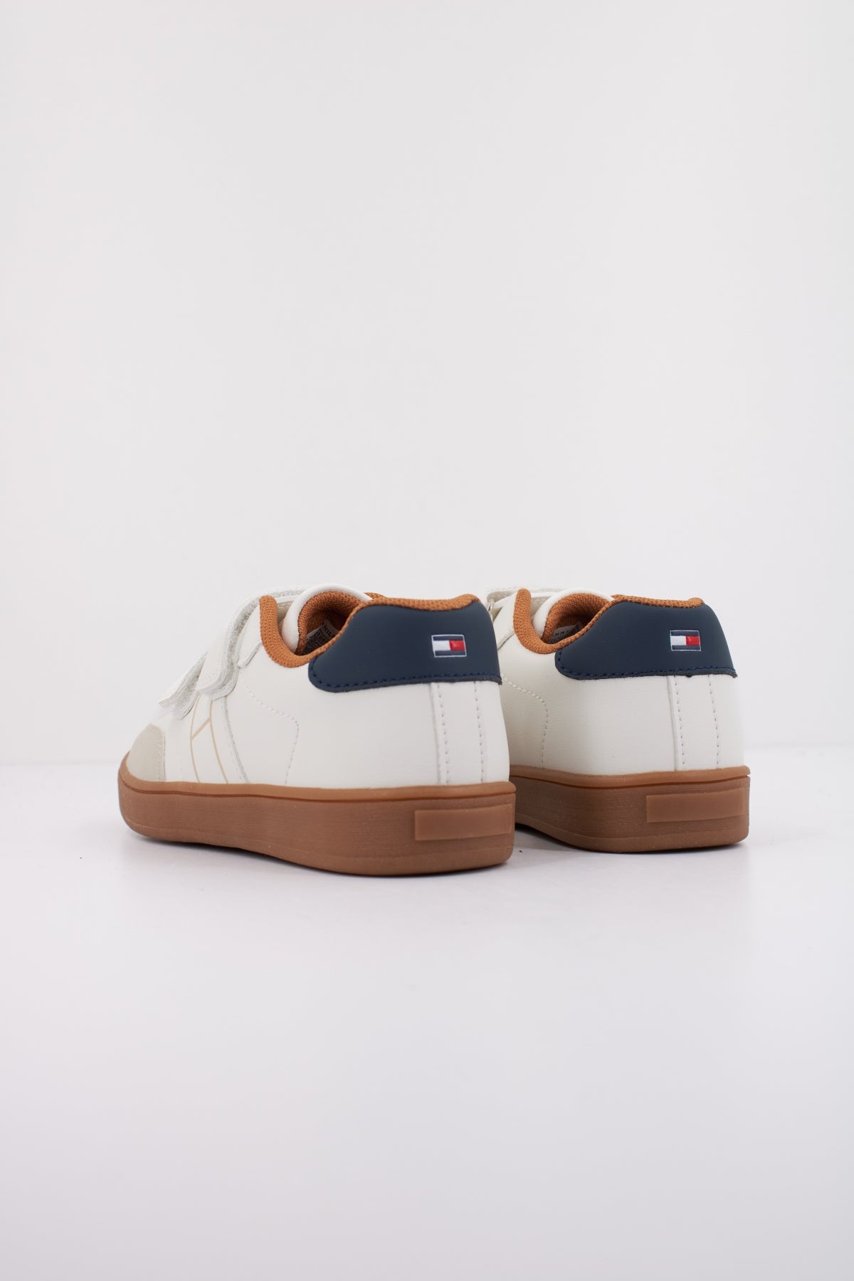 TOMMY HILFIGER TX   en color BLANCO  (4)