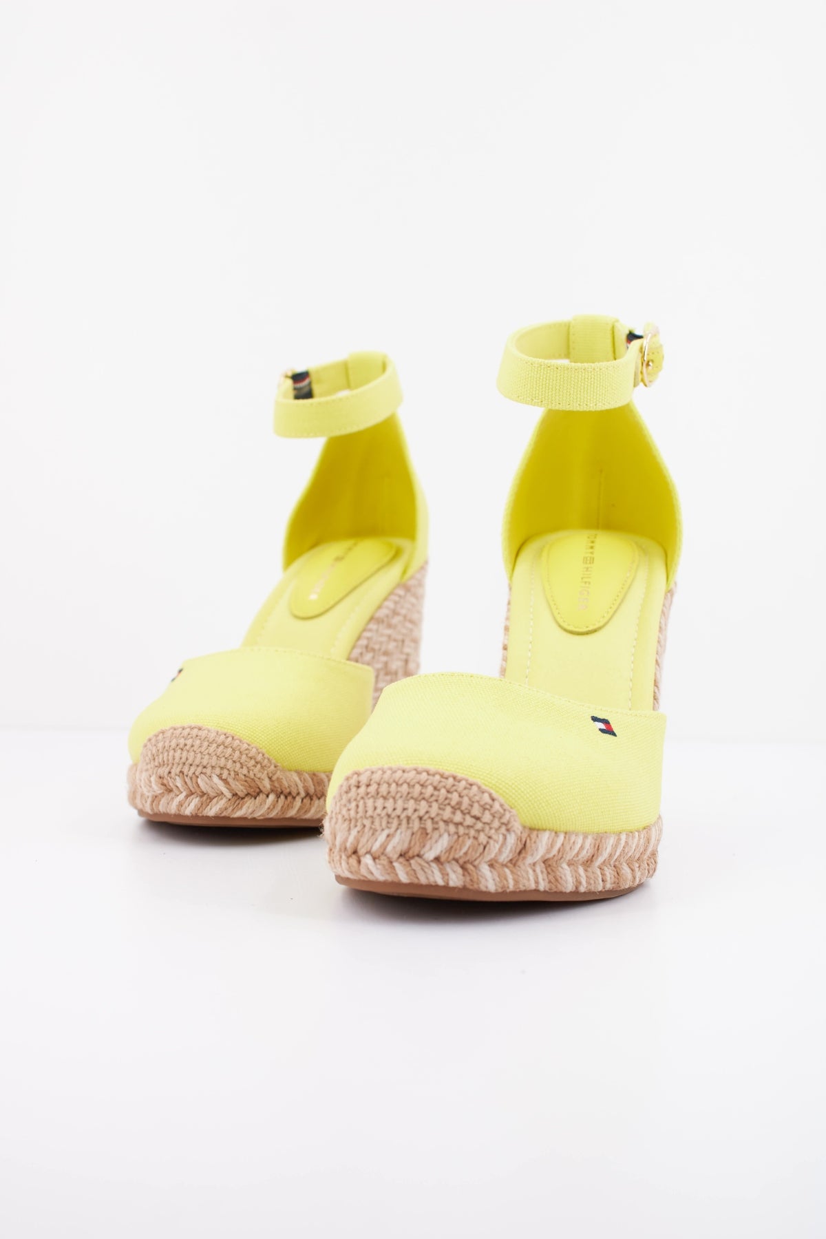 TOMMY HILFIGER FWFW  en color AMARILLO  (2)