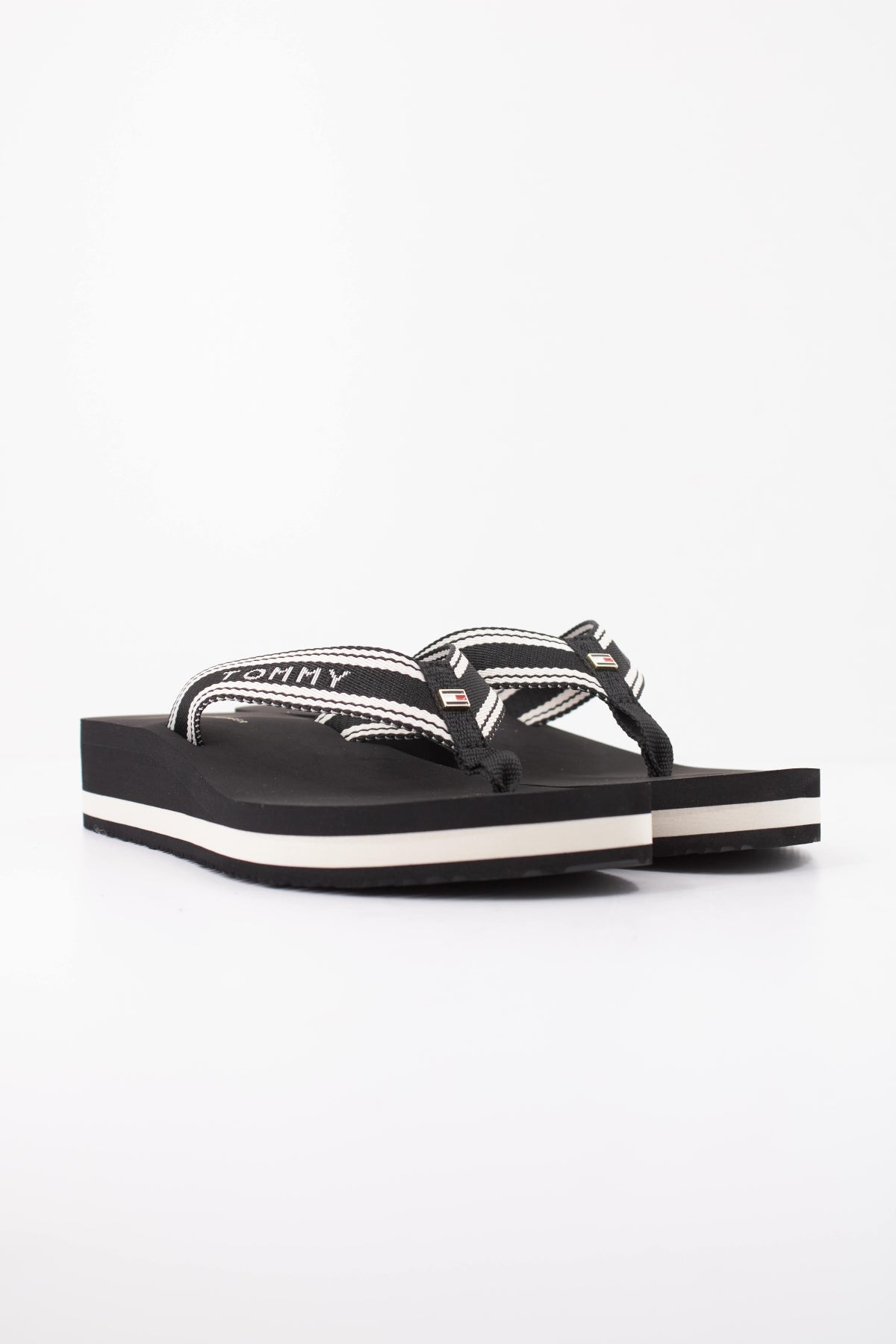 TOMMY HILFIGER RIRI en color NEGRO  (2)