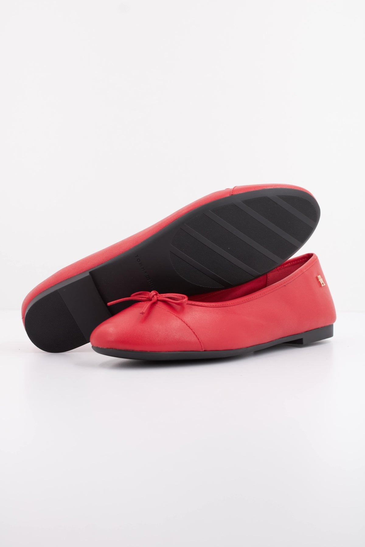 TOMMY HILFIGER MARTINA en color ROJO  (5)