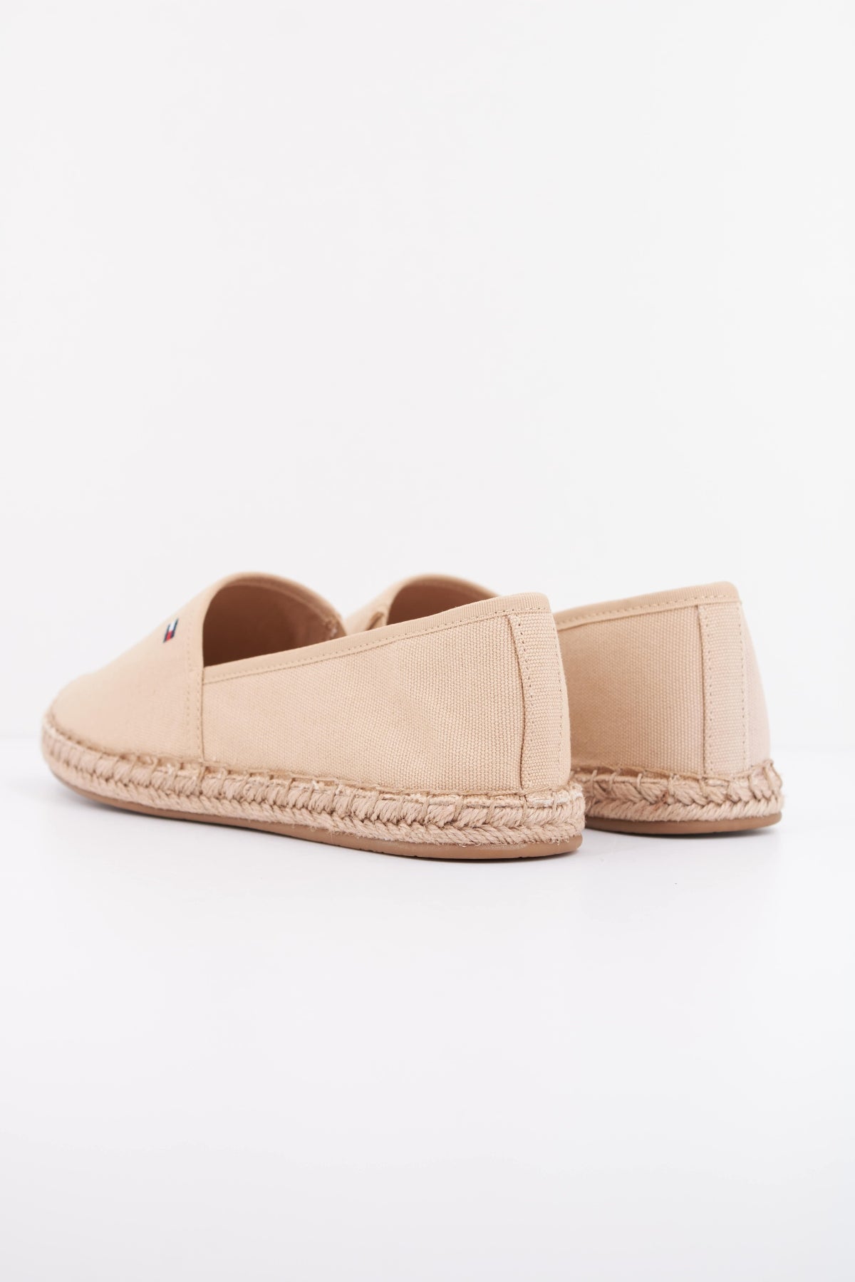 TOMMY HILFIGER FLAG CANVAS  en color MARRON  (4)