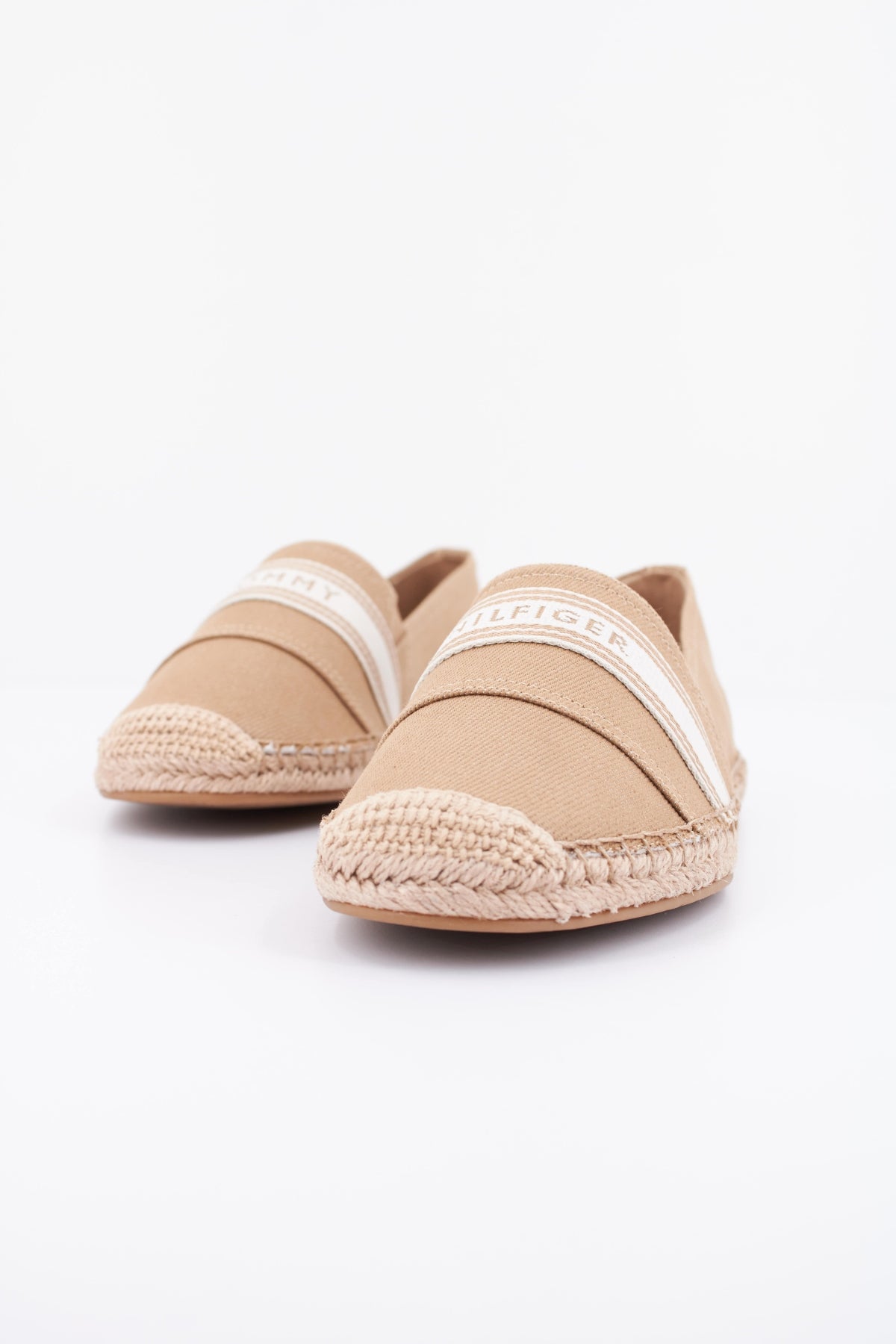 TOMMY HILFIGER FWFW  en color MARRON  (2)