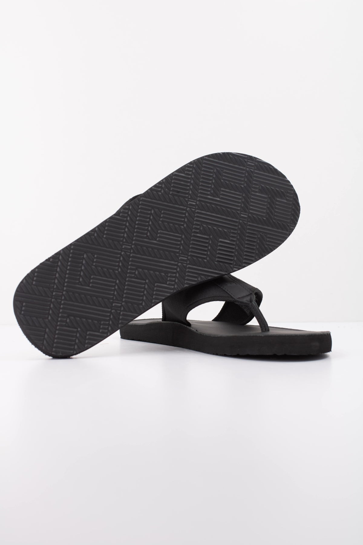TOMMY HILFIGER HILFIGER LEATHER BEACH en color NEGRO  (5)