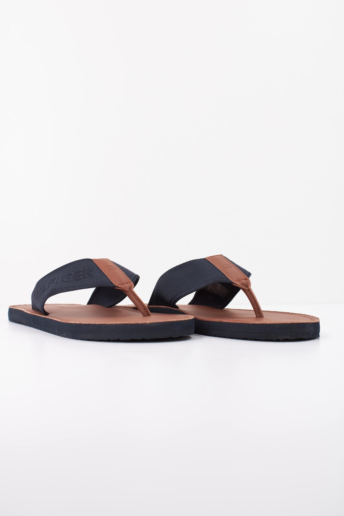 TOMMY HILFIGER HILFIGER LEATHER BEACH en color AZUL  (2)