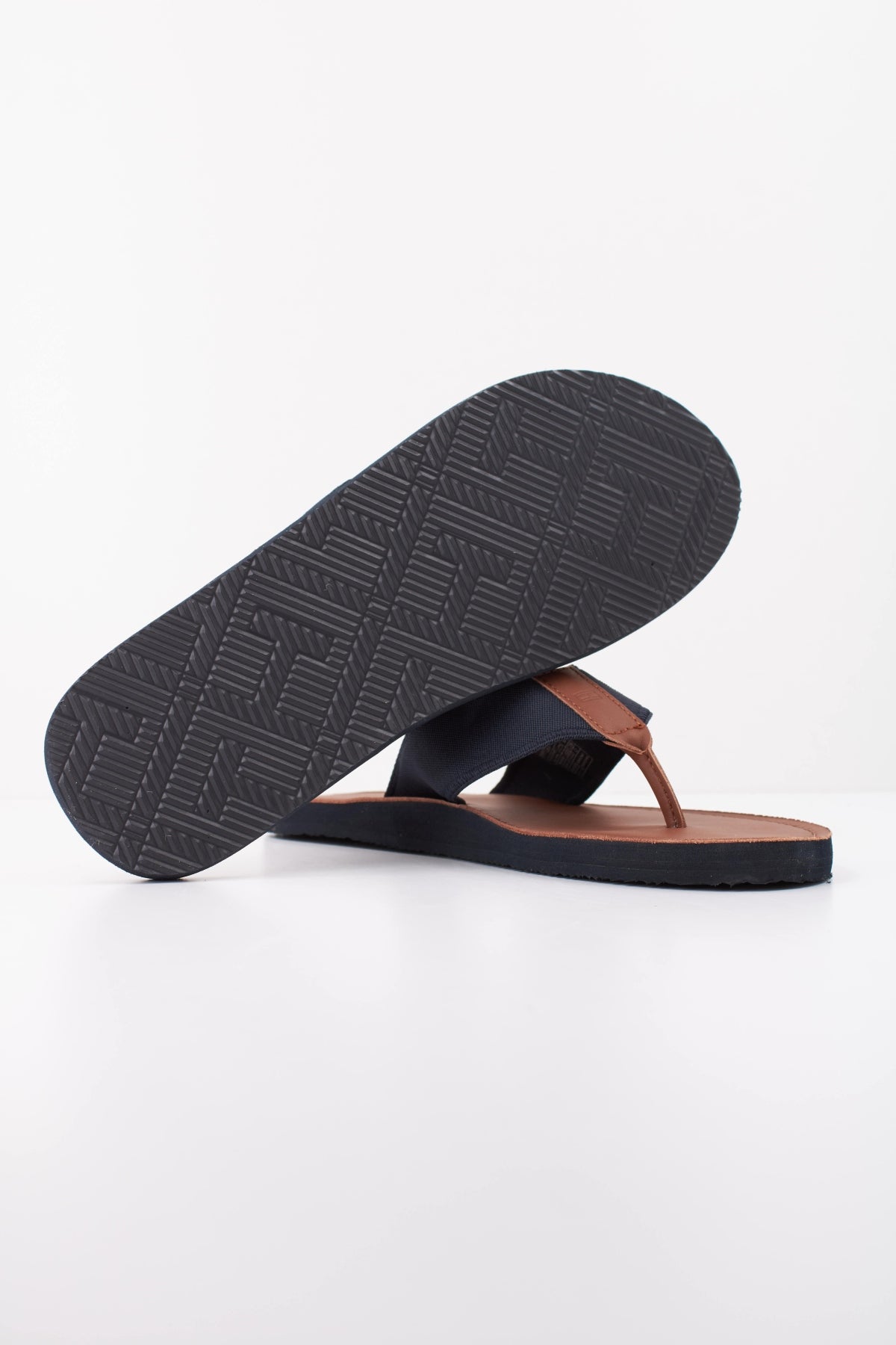 TOMMY HILFIGER HILFIGER LEATHER BEACH en color AZUL  (5)