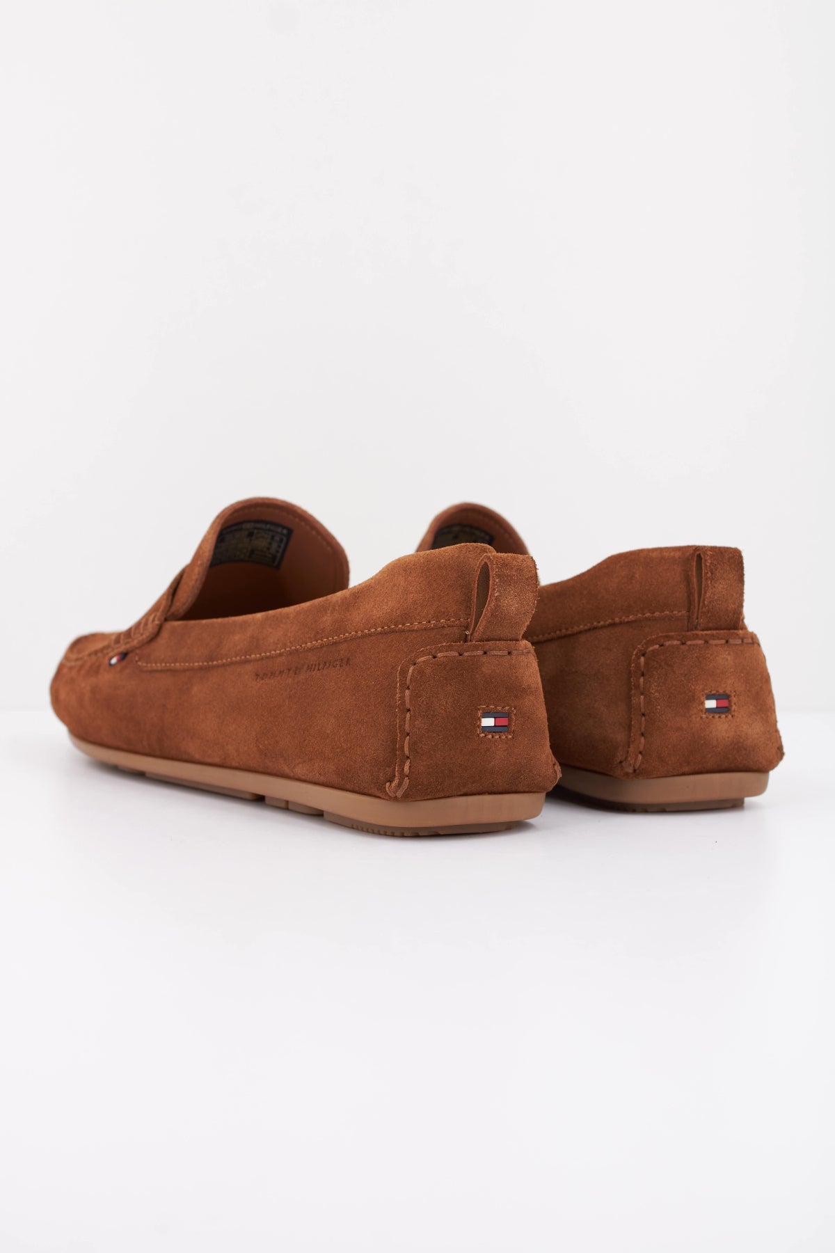 TOMMY HILFIGER  CORE HILFIEGR SUEDE DRIVER en color MARRON  (4)