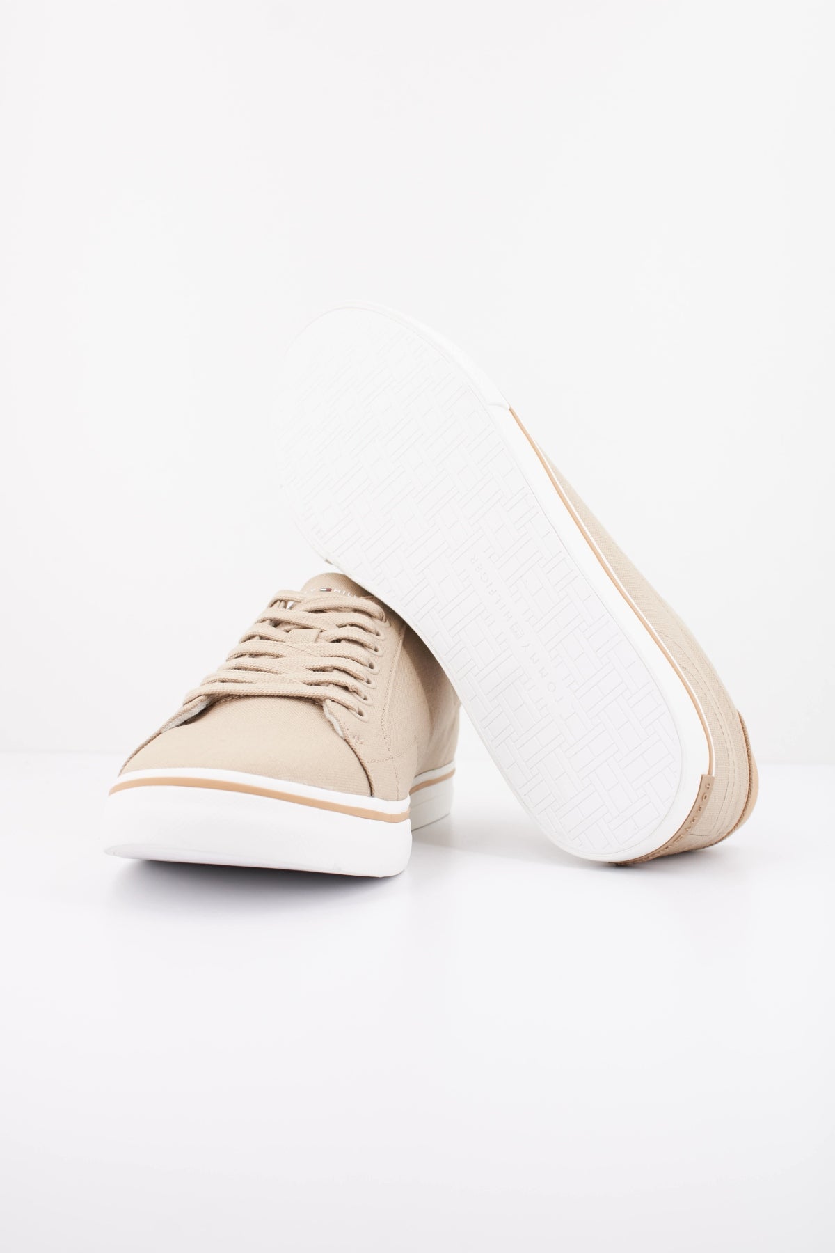 TOMMY HILFIGER VULC CORE LONG LACE en color BEIS  (5)