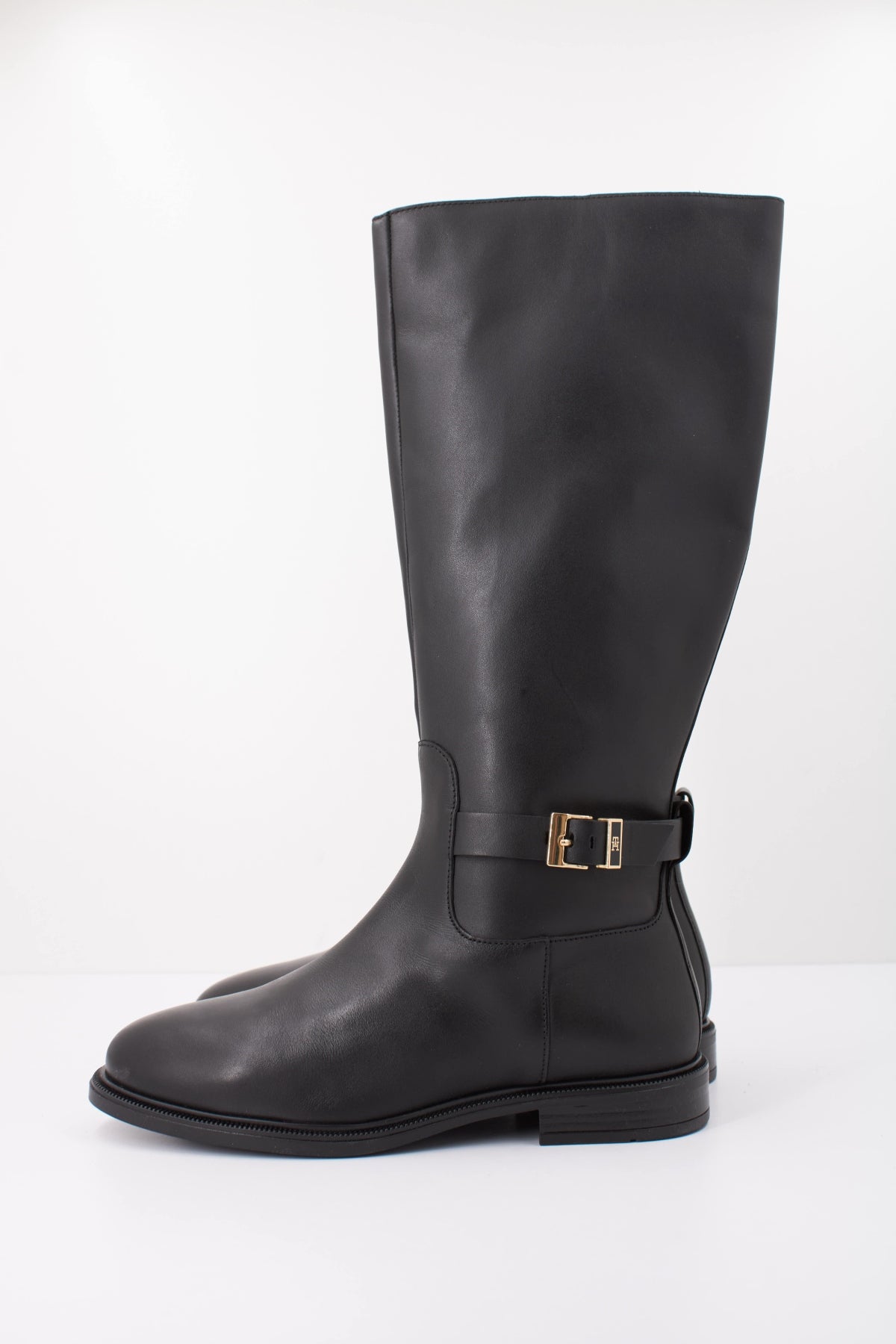 TOMMY HILFIGER FWFW BUCKLE LEATHER KNEE BOOT en color NEGRO  (1)