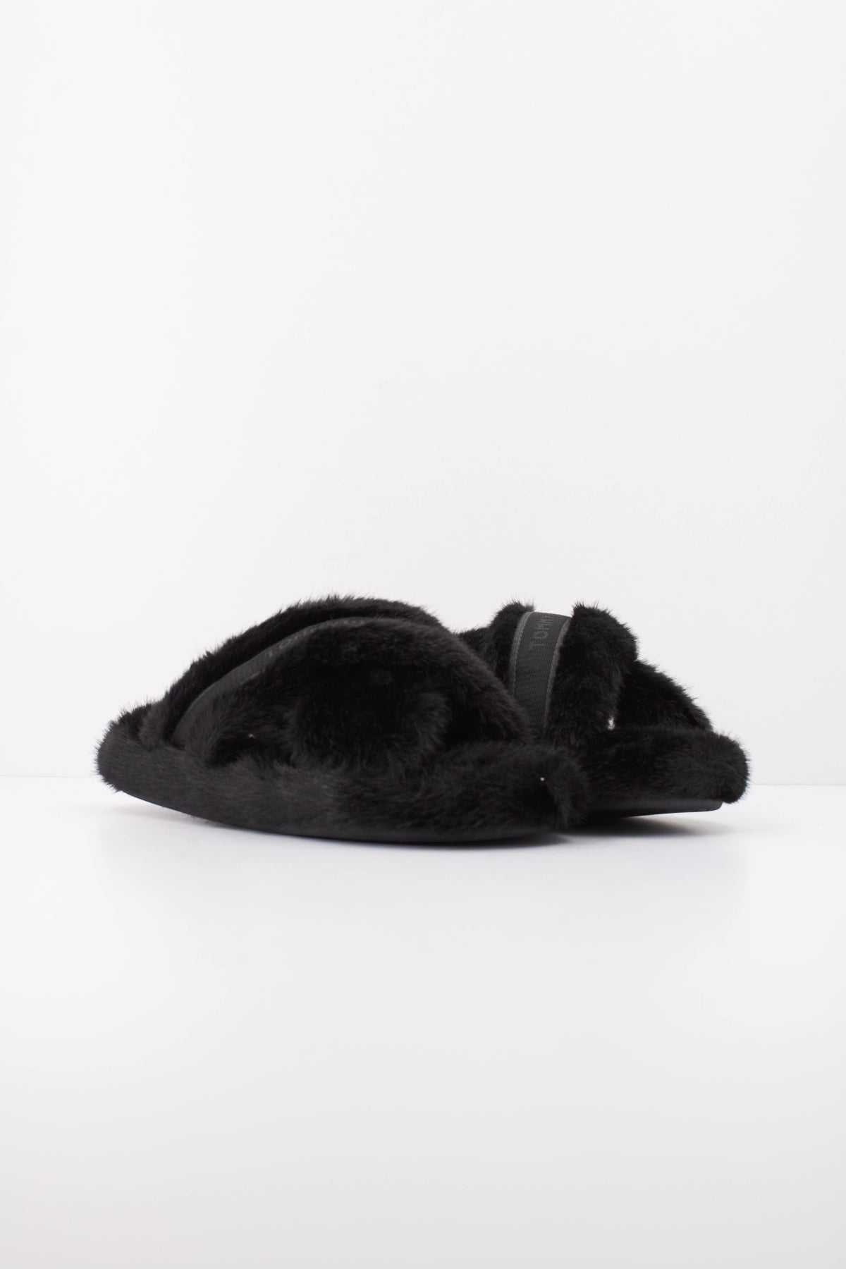 TOMMY HILFIGER FWFW TH FEMININE HOUSE SHOES en color NEGRO  (2)