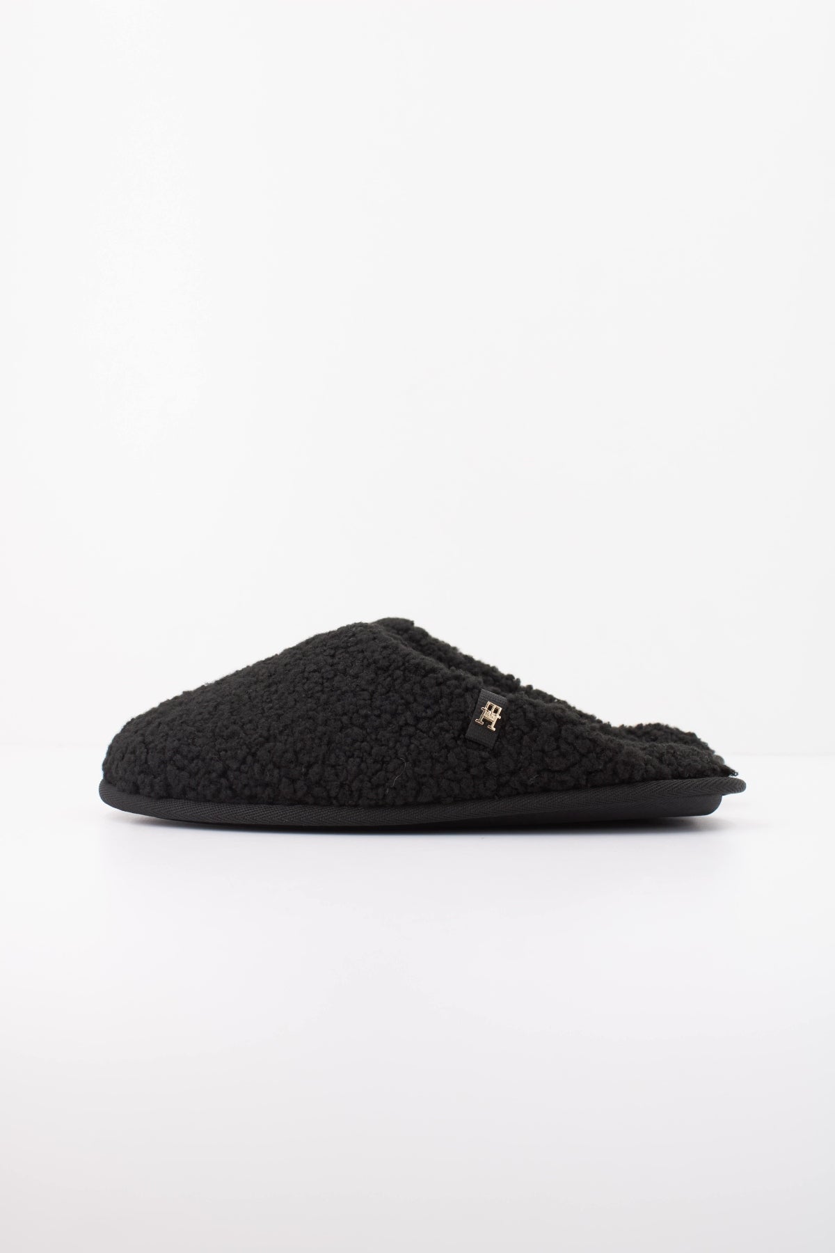 TOMMY HILFIGER FWFW TH HOUSE SHOES en color NEGRO  (1)