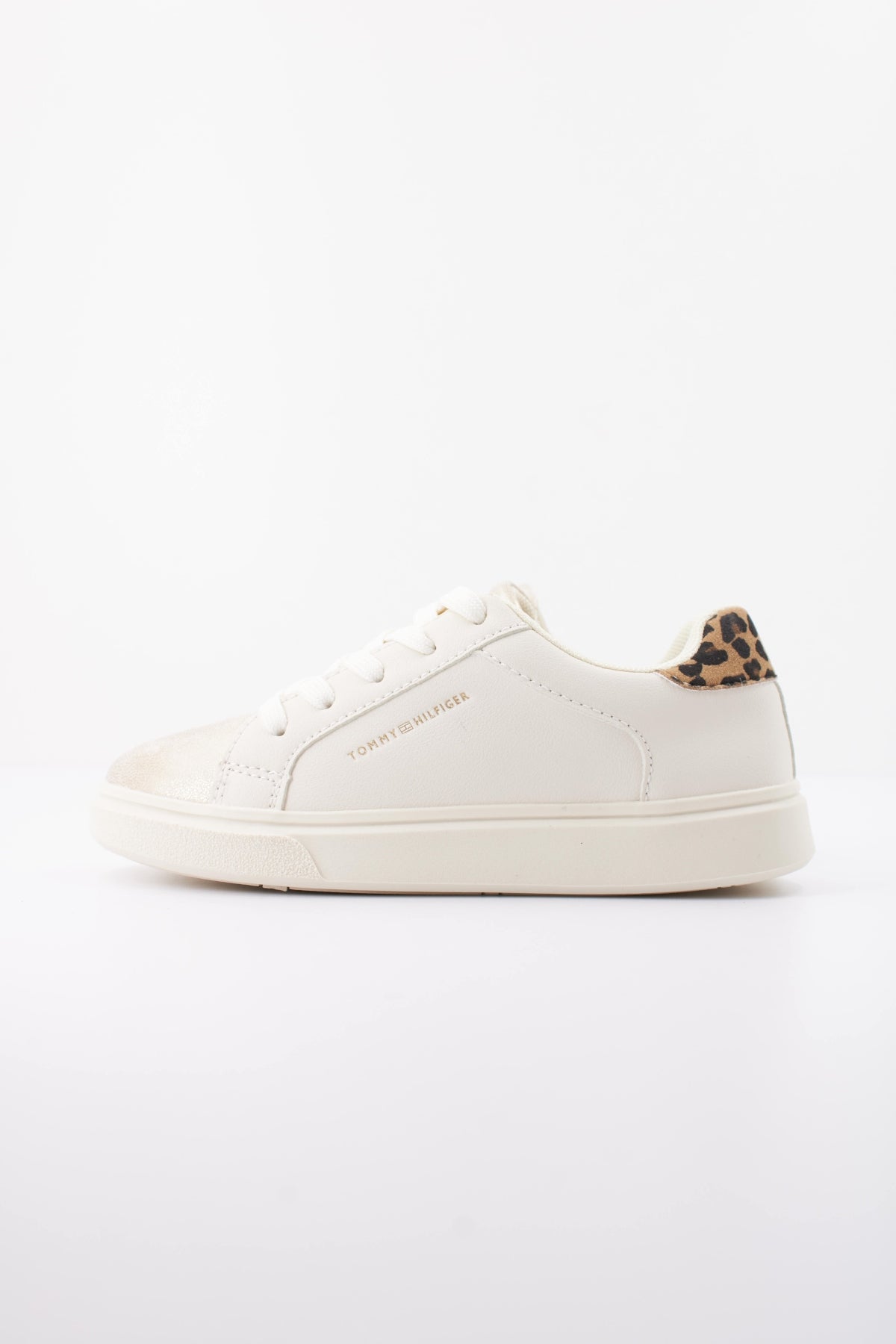 TOMMY HILFIGER TA  en color BLANCO  (1)