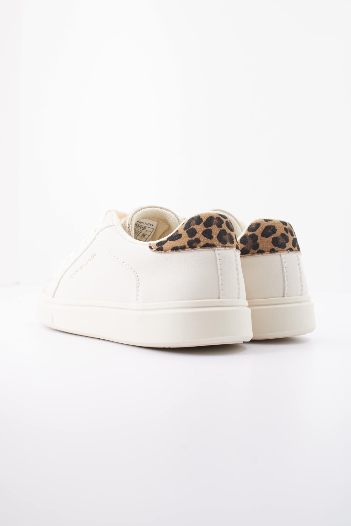 TOMMY HILFIGER TA  en color BLANCO  (4)