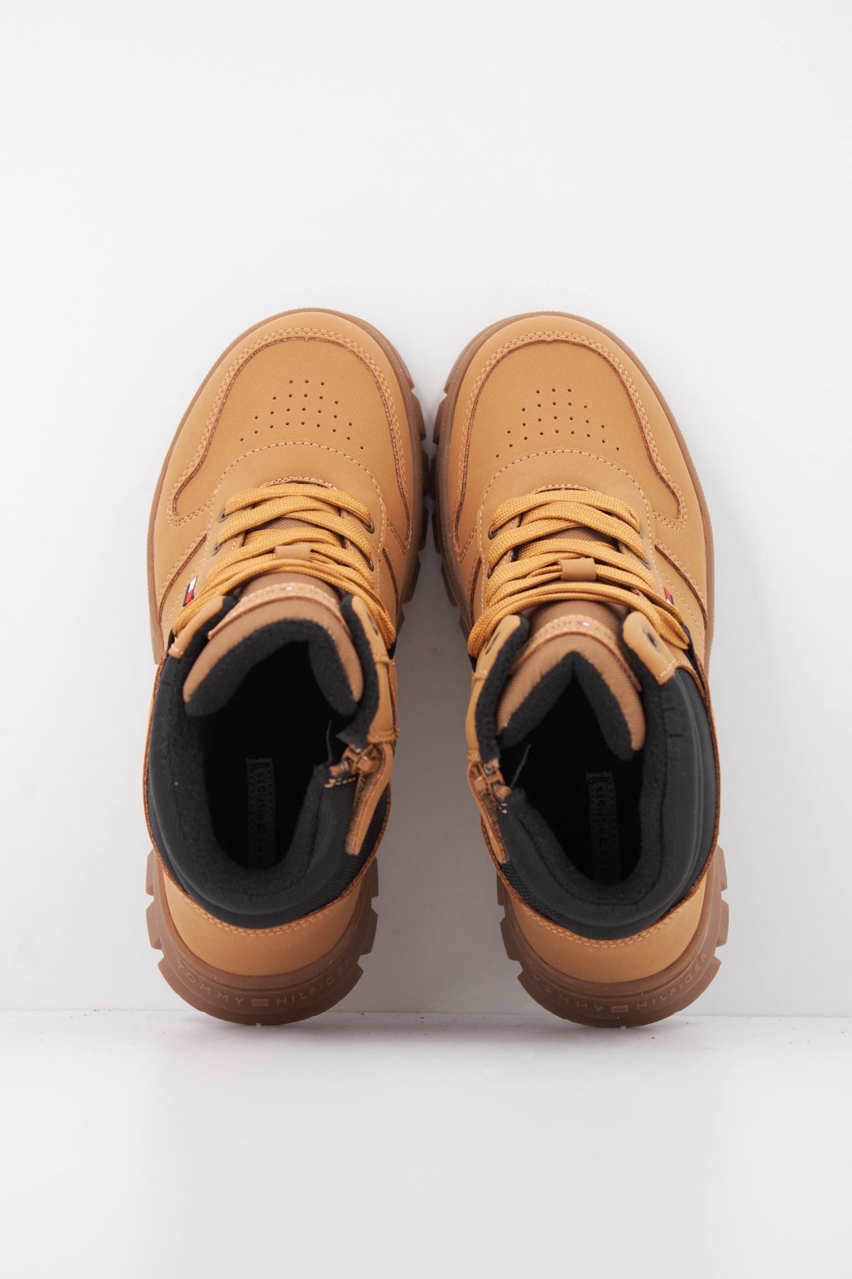 TOMMY HILFIGER LACE-UP BOOTIE en color   (3)