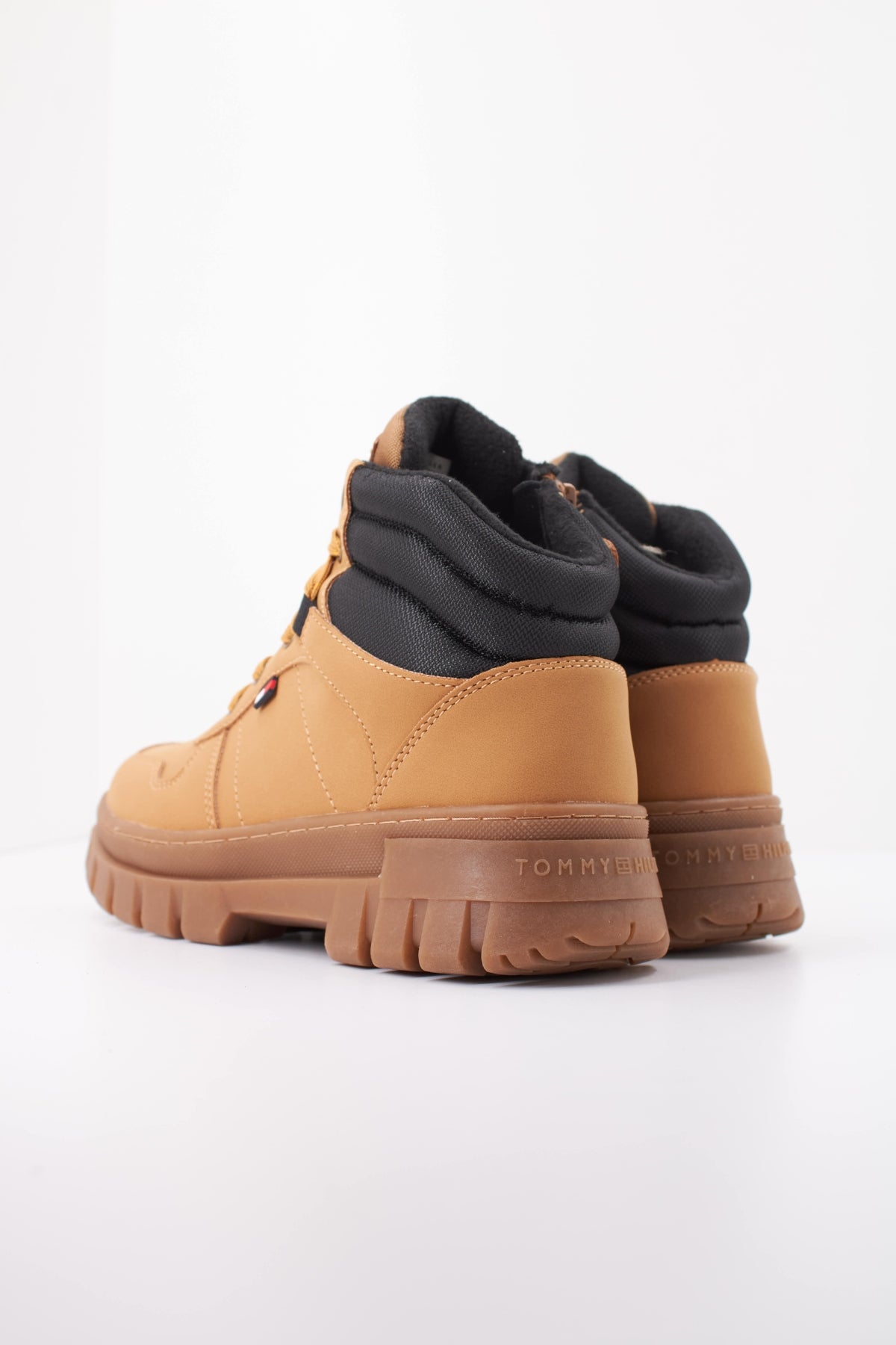 TOMMY HILFIGER LACE-UP BOOTIE en color   (4)