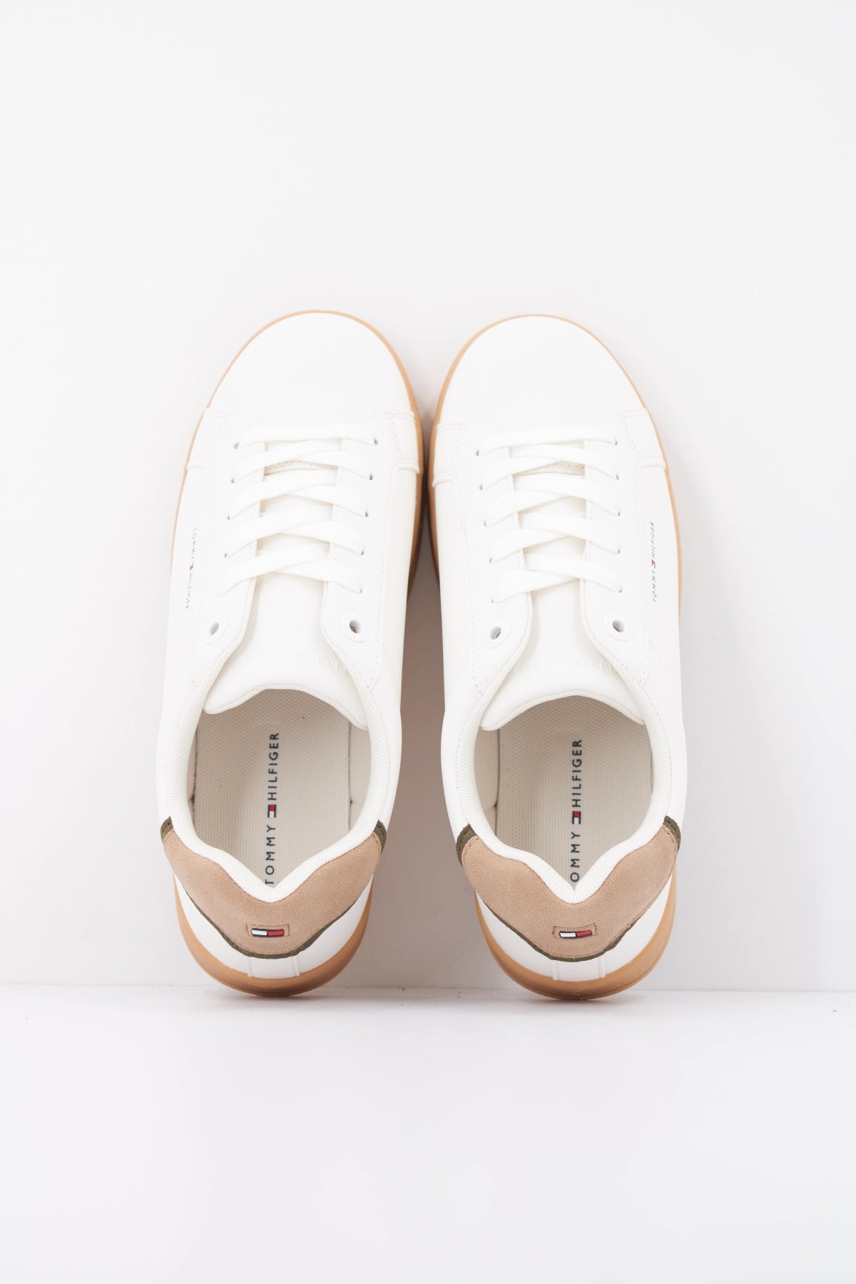 TOMMY HILFIGER LOW CUT LACE-UP SNEAKER en color BLANCO  (3)