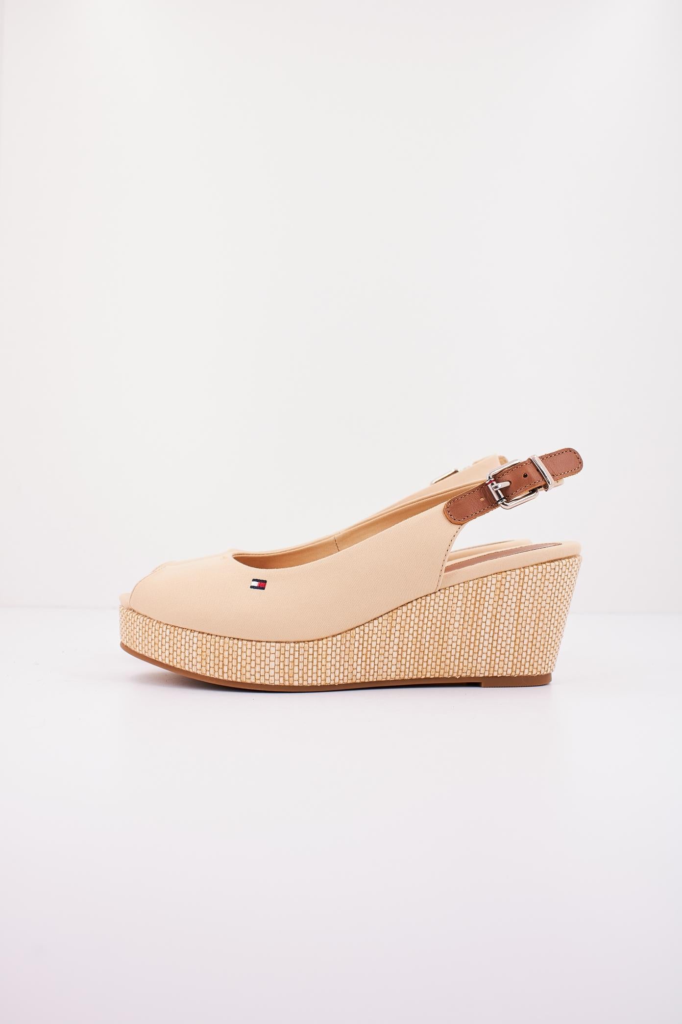 TOMMY HILFIGER ICONIC ELBA SLING BACK W en color BEIS  (1)