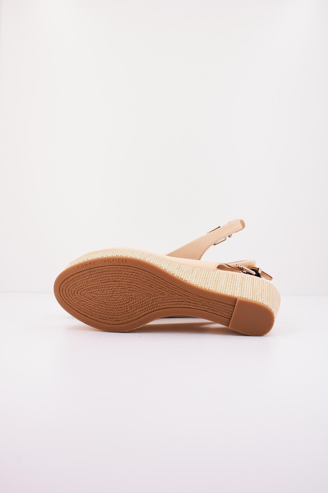 TOMMY HILFIGER ICONIC ELBA SLING BACK W en color BEIS  (4)