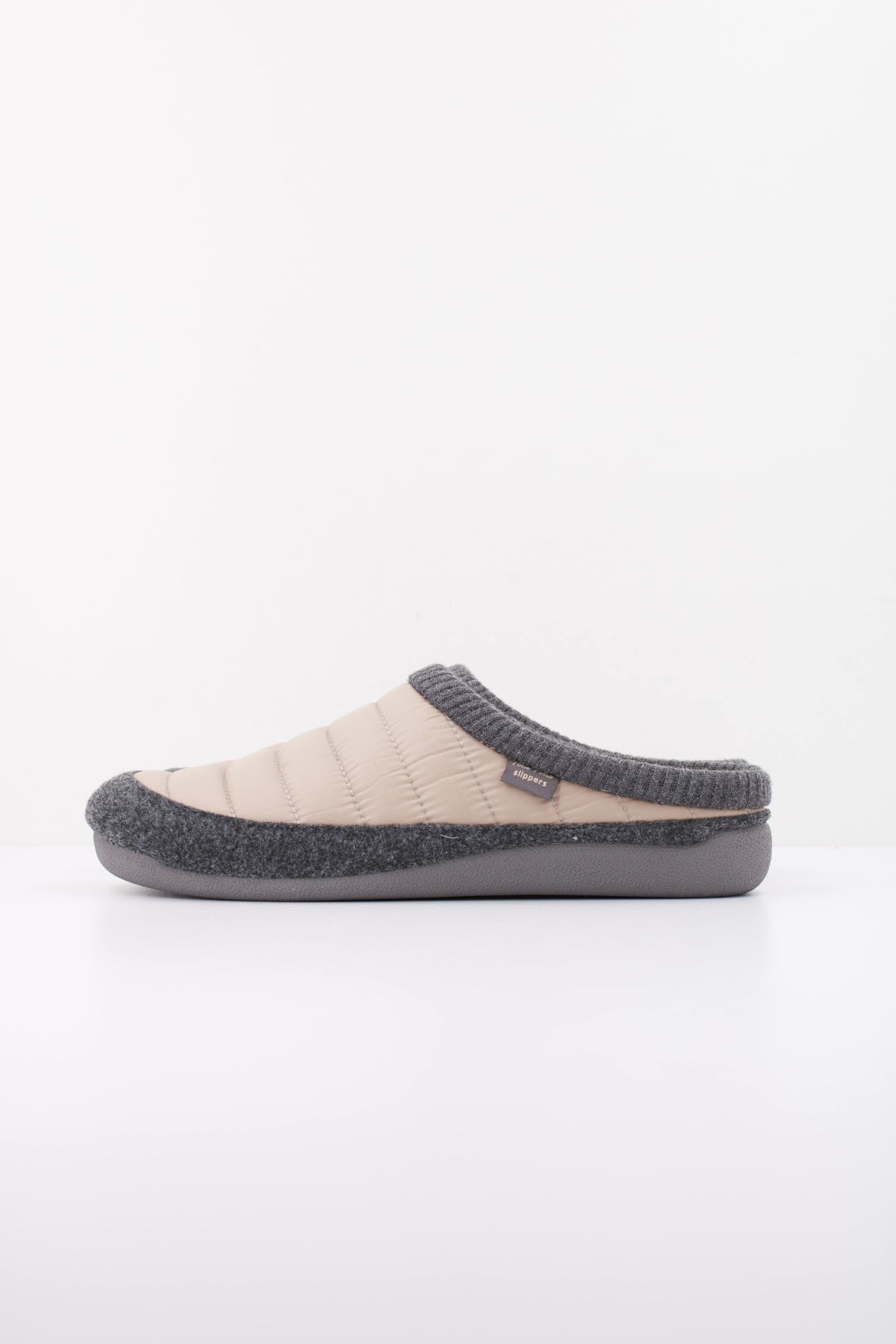 TONI PONS NIX TK ZAPATILLA HOGAR en color BEIS  (1)