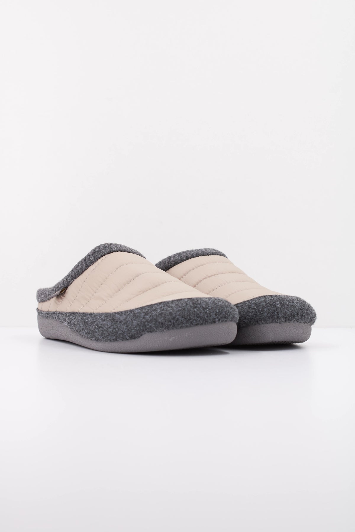 TONI PONS NIX TK ZAPATILLA HOGAR en color BEIS  (2)