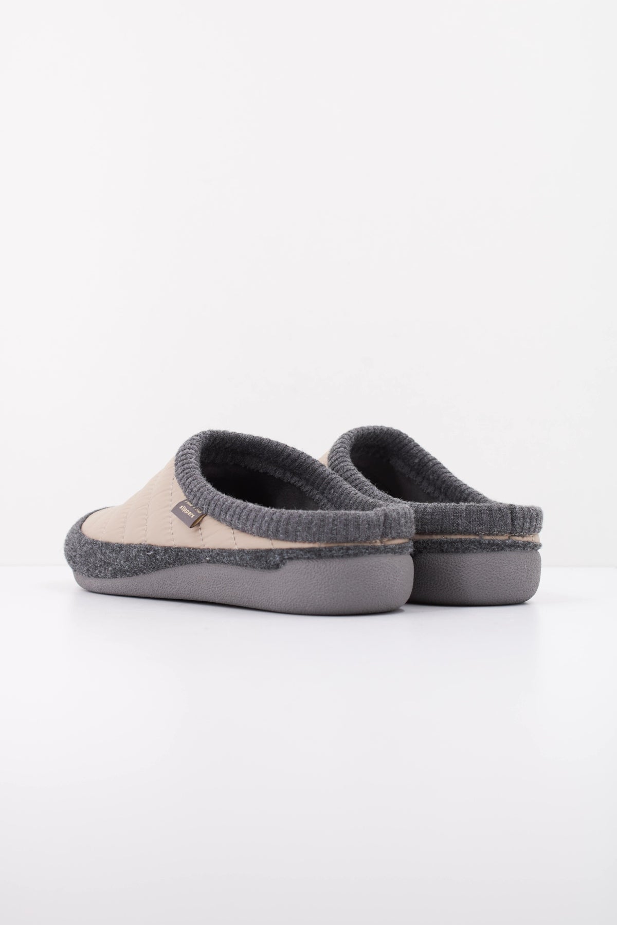 TONI PONS NIX TK ZAPATILLA HOGAR en color BEIS  (4)