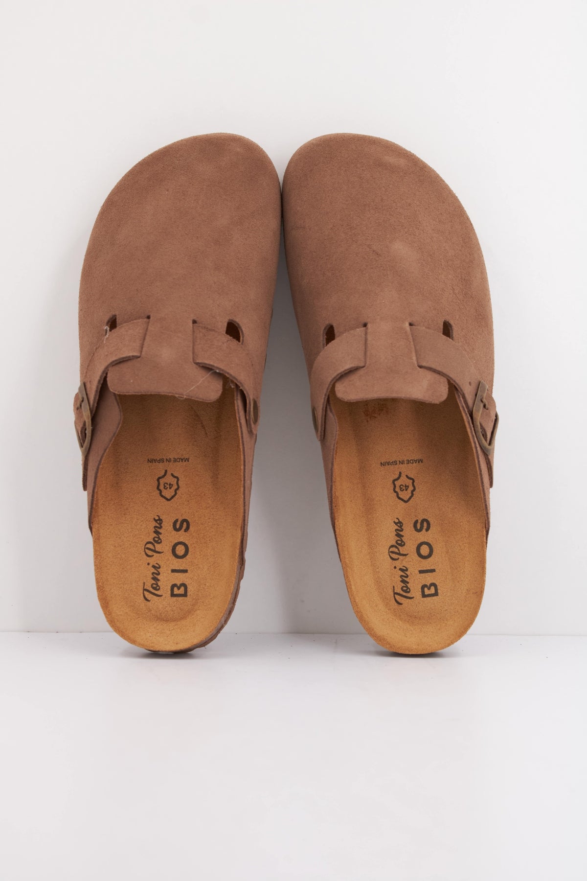 TONI PONS GREGOR Q en color MARRON  (3)
