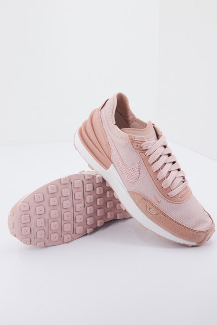 NIKE WAFFLE ONE WOMEN'S SHOE en color ROSA  (1)