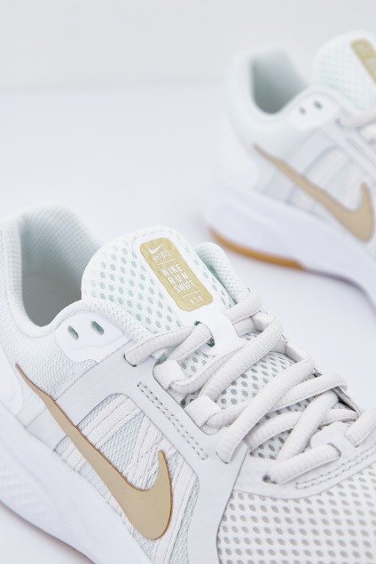 NIKE RUN SWIFT  WOMEN'S en color BLANCO  (4)