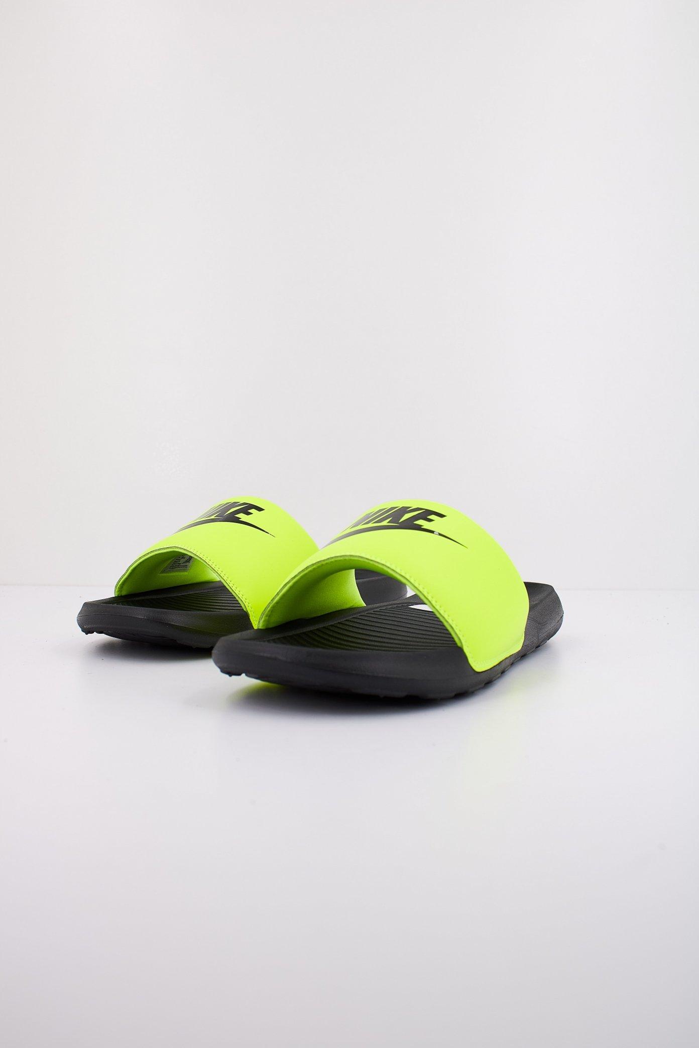 NIKE VICTORY ONE en color VERDE  (2)