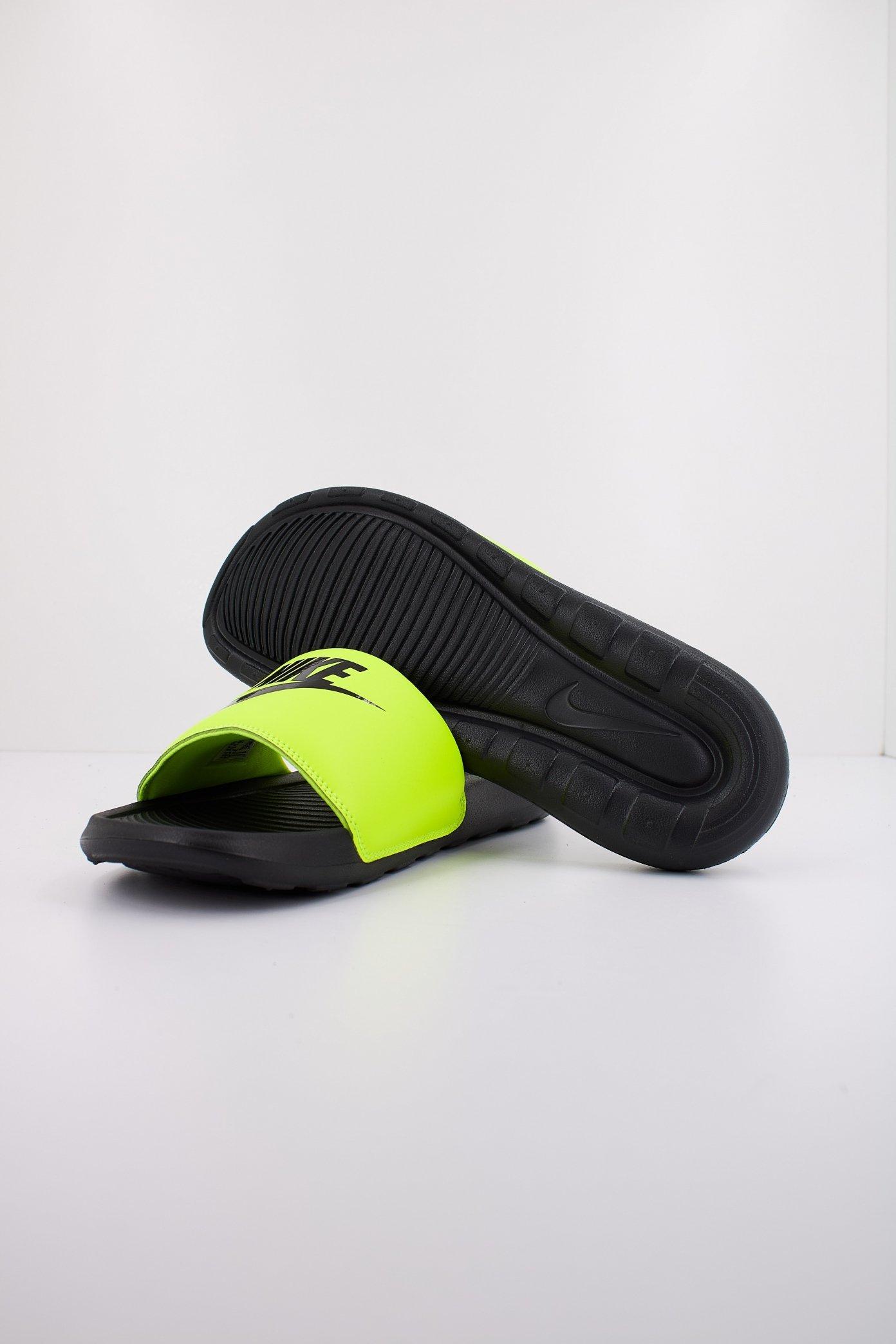 NIKE VICTORY ONE en color VERDE  (5)