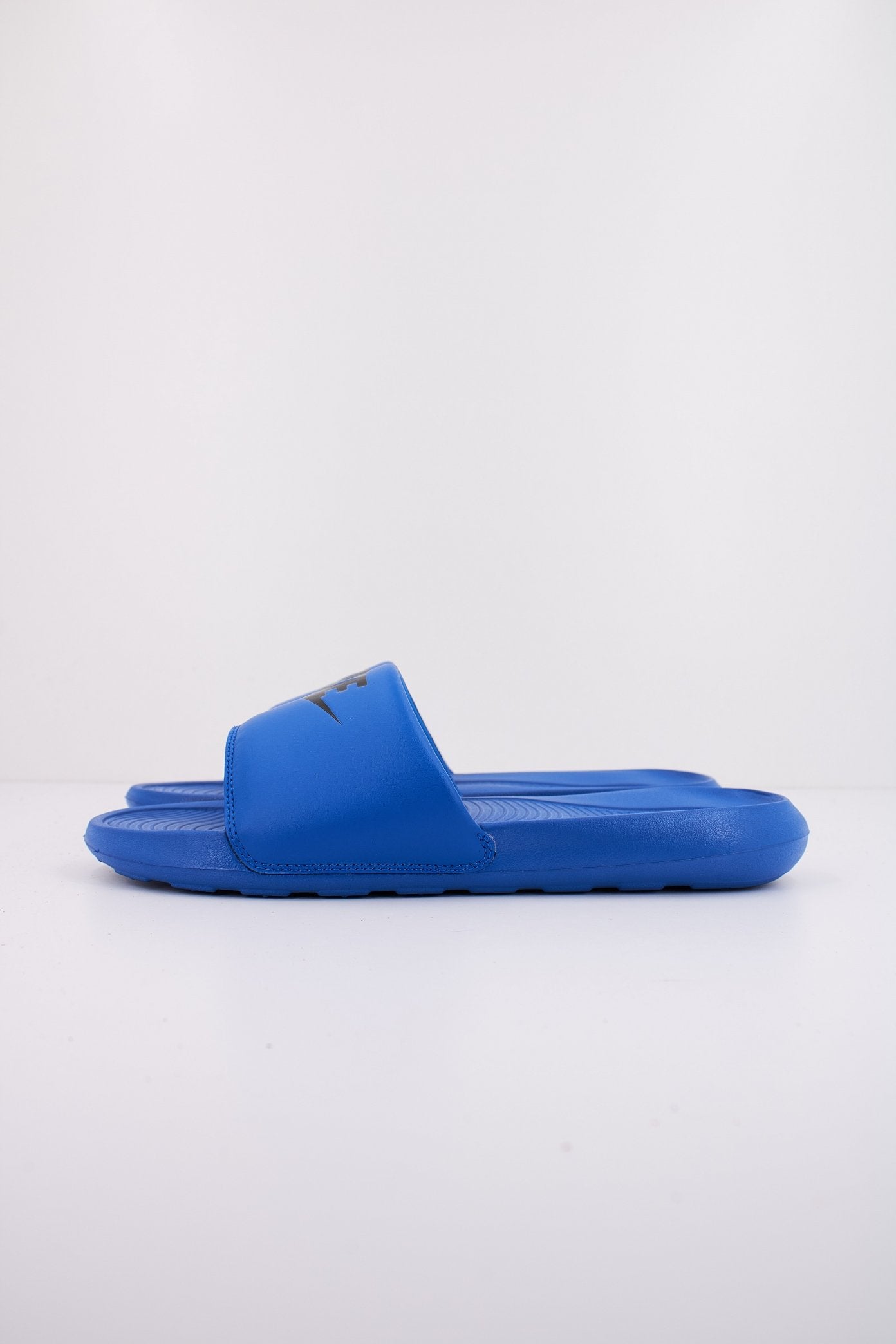 NIKE VICTORY ONE en color AZUL  (1)