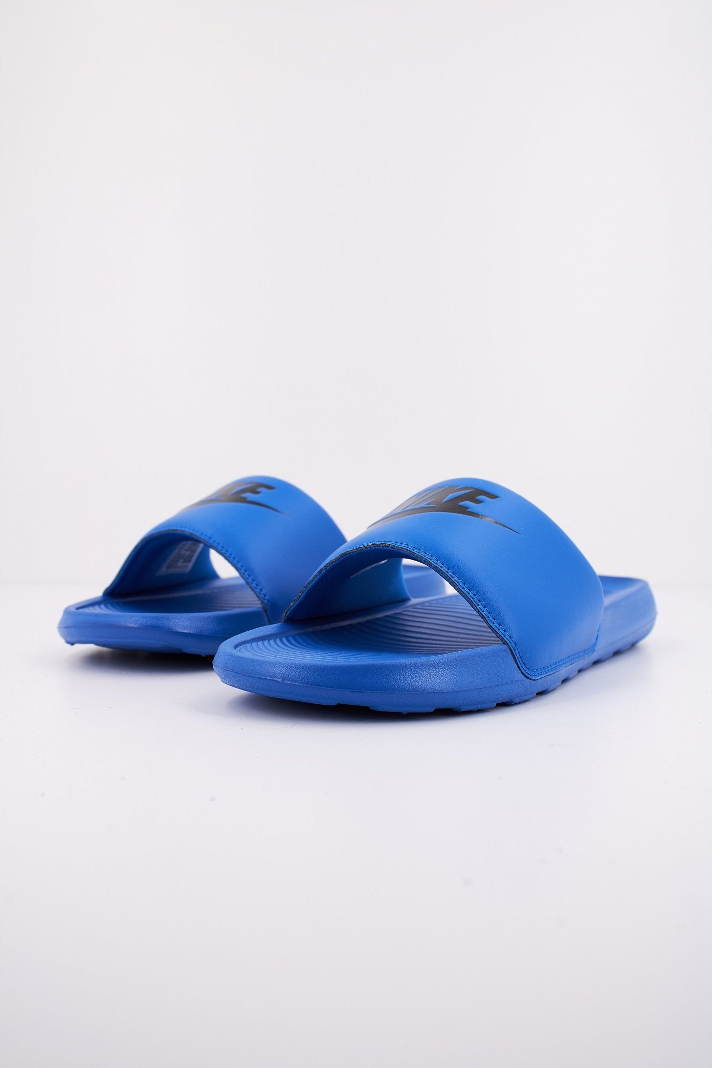 NIKE VICTORY ONE en color AZUL  (2)