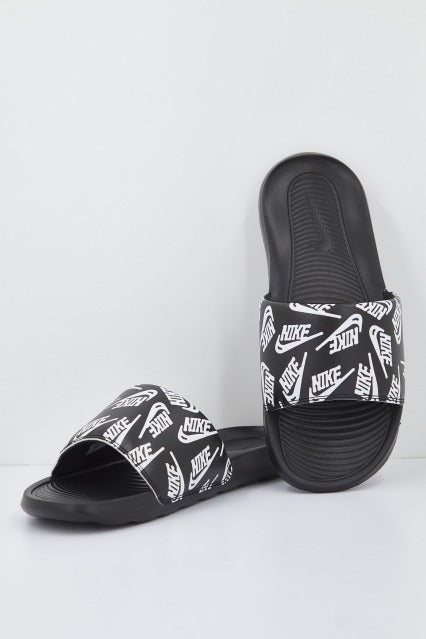 NIKE CN en color NEGRO  (3)